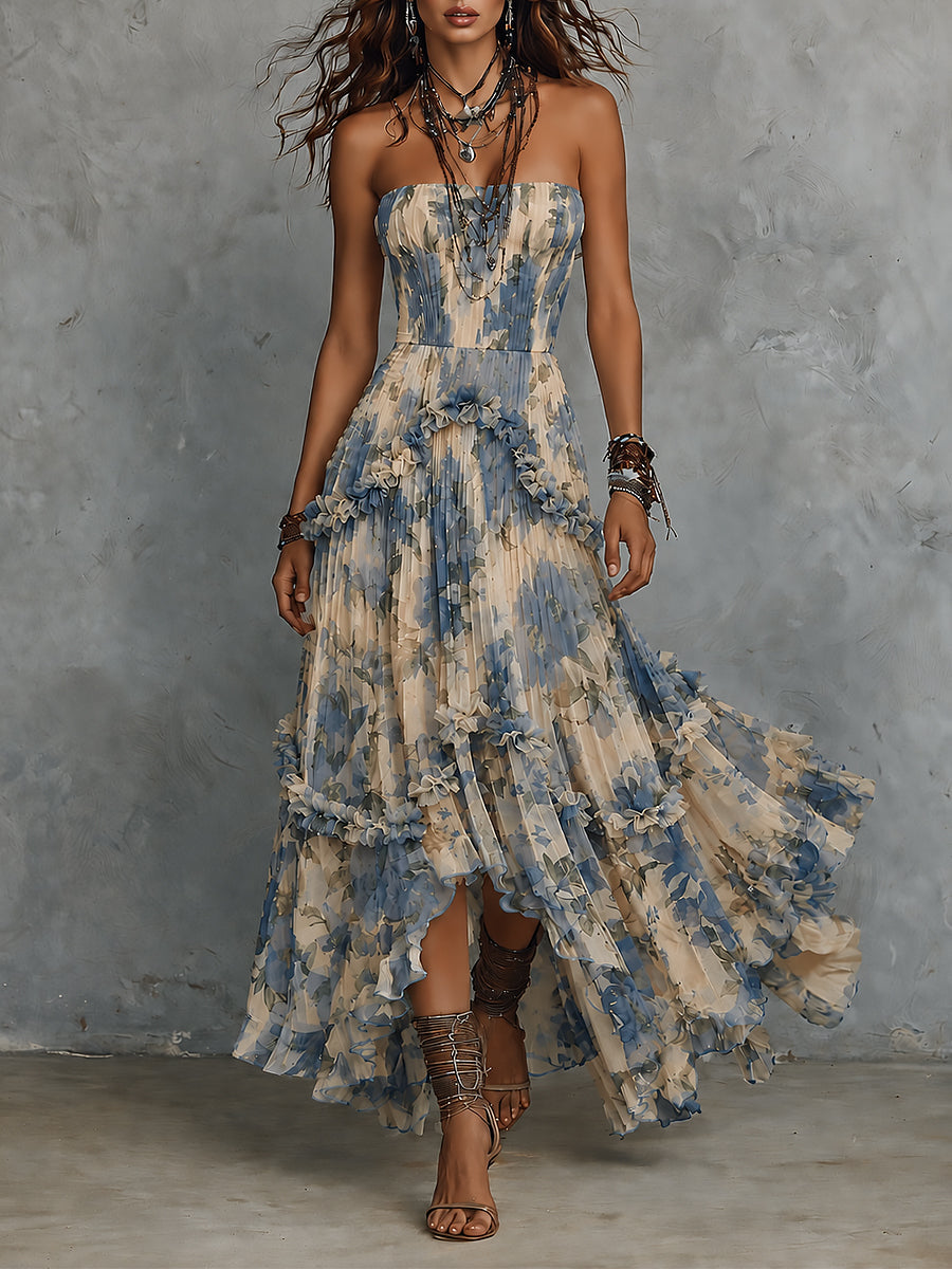Abito lungo in chiffon blu senza spalline con volant e gonna plissettata