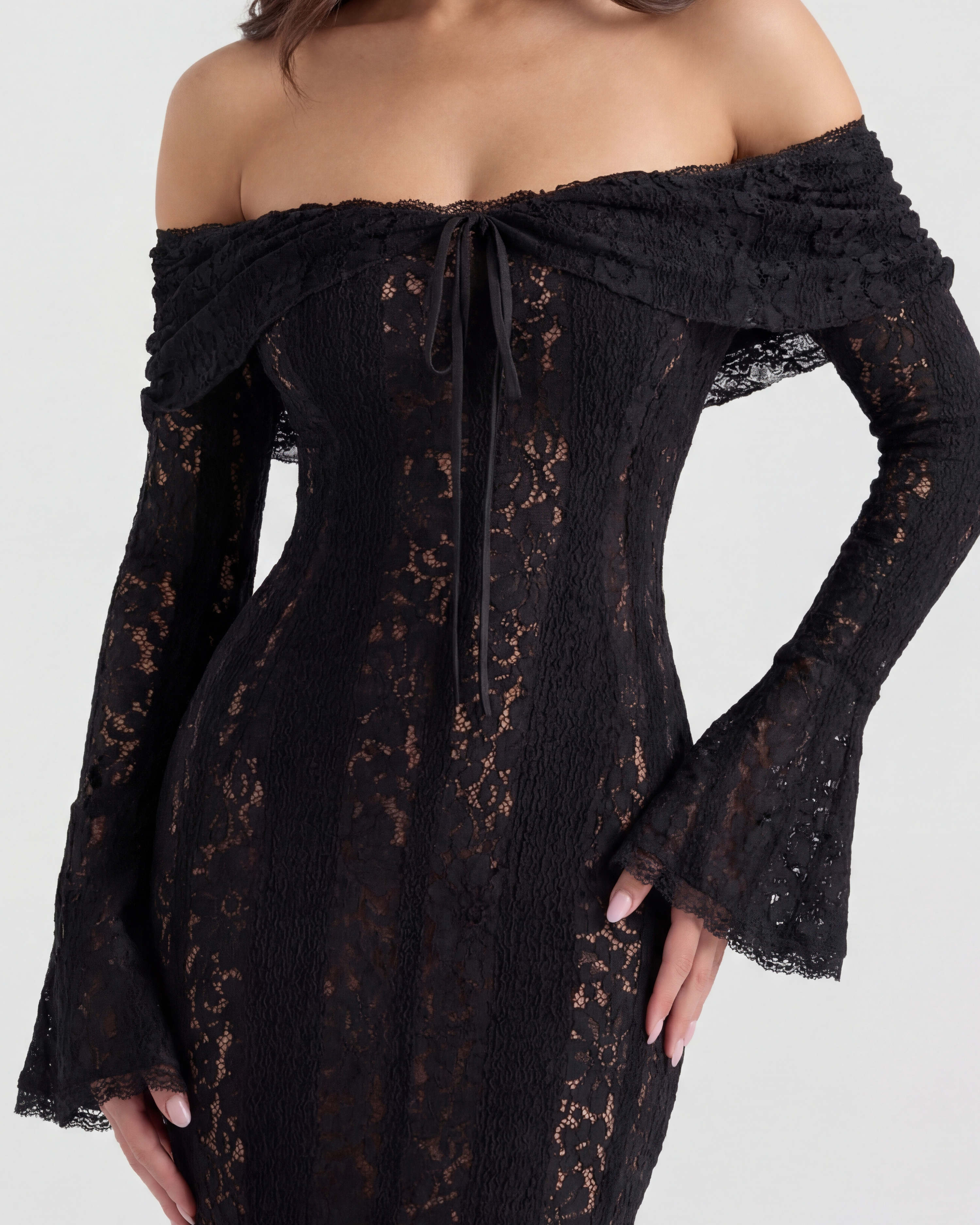 Abito maxi Alessandra nero pizzo off-shoulder Bella di Roma – silhouette drammatica