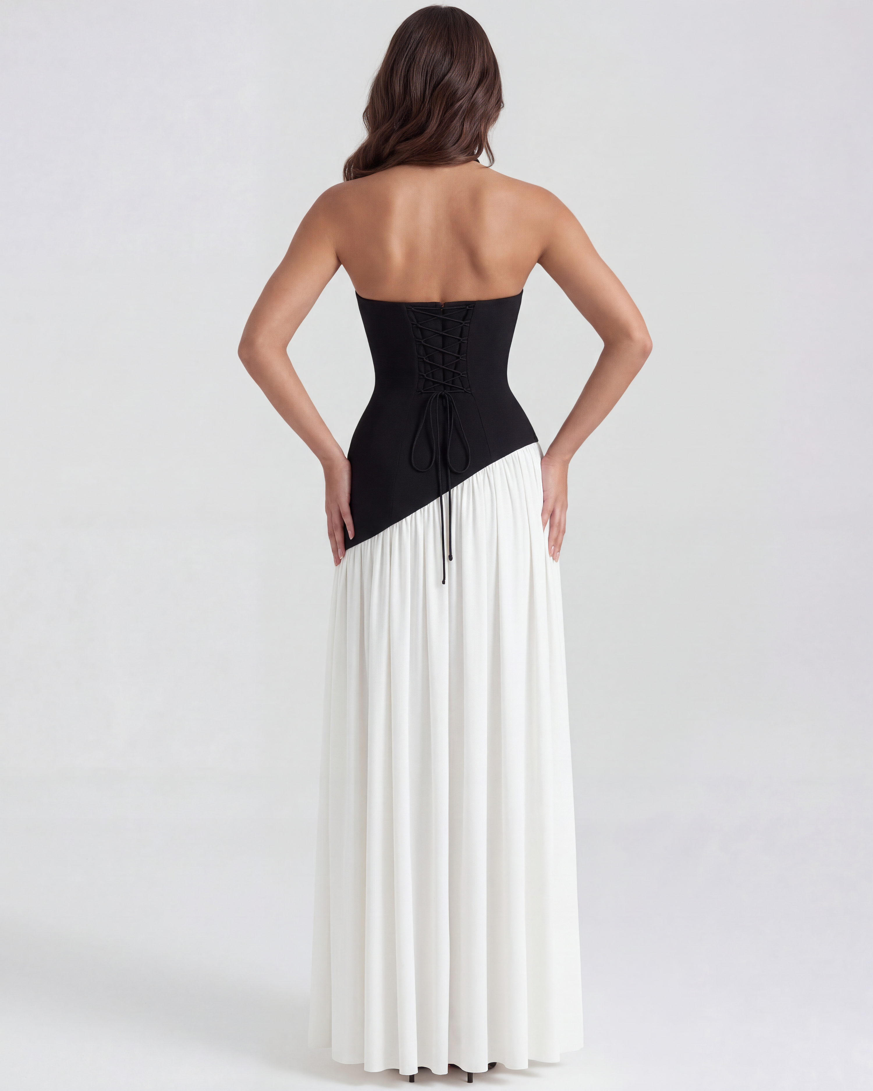 Abito maxi Serena nero bianco chiffon Bella di Roma – vista laterale 150 cm