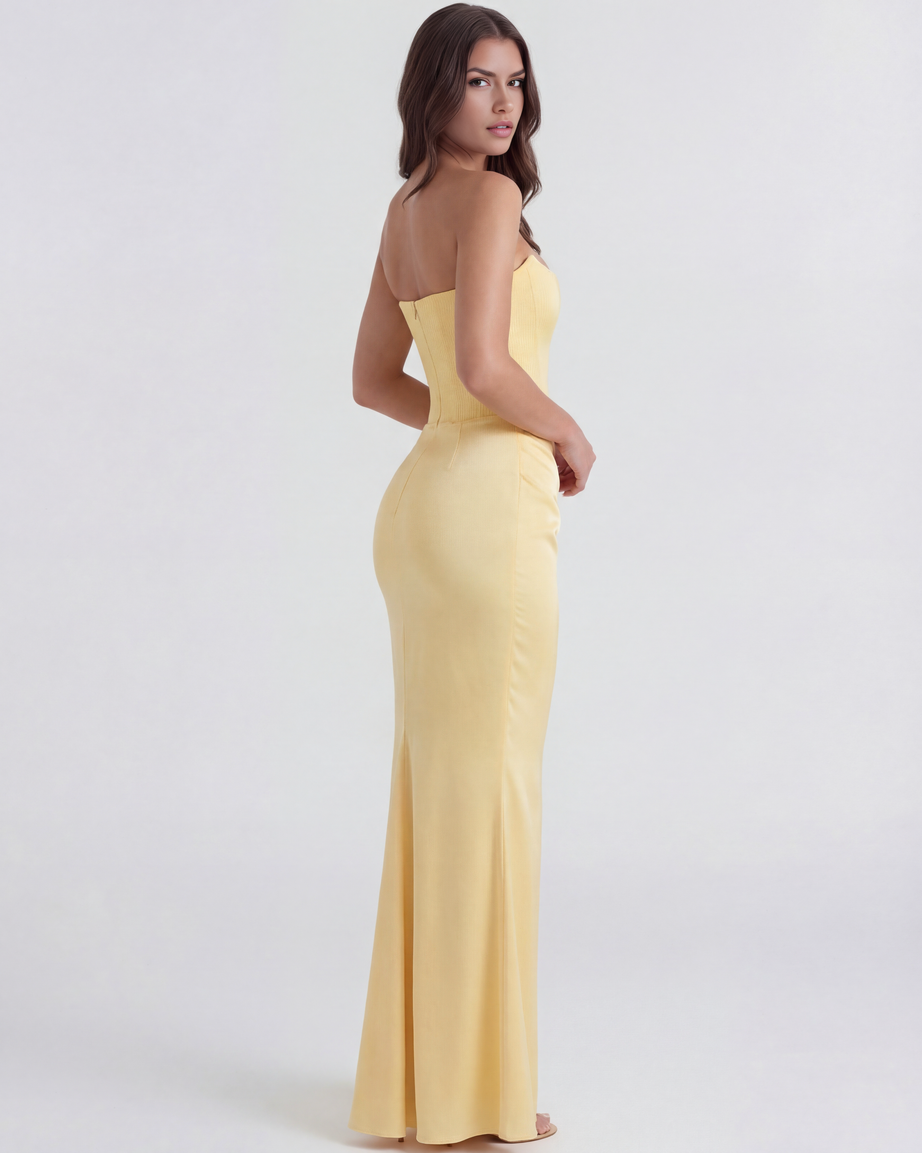 Abito Midi Rosalind Giallo Burro Corsetto Bella di Roma – modella