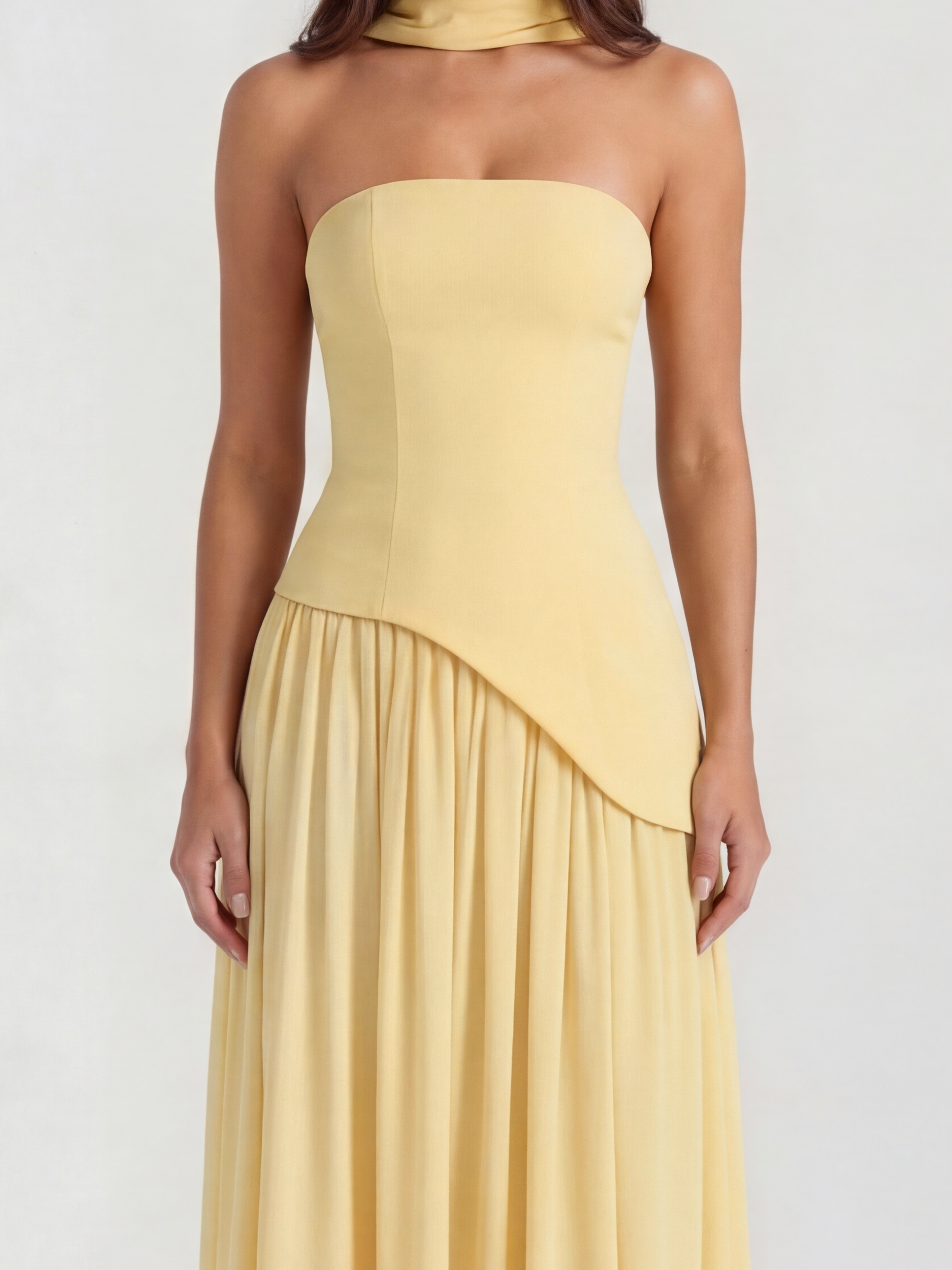 Abito Maxi Serena Giallo Burro Bella di Roma – modella