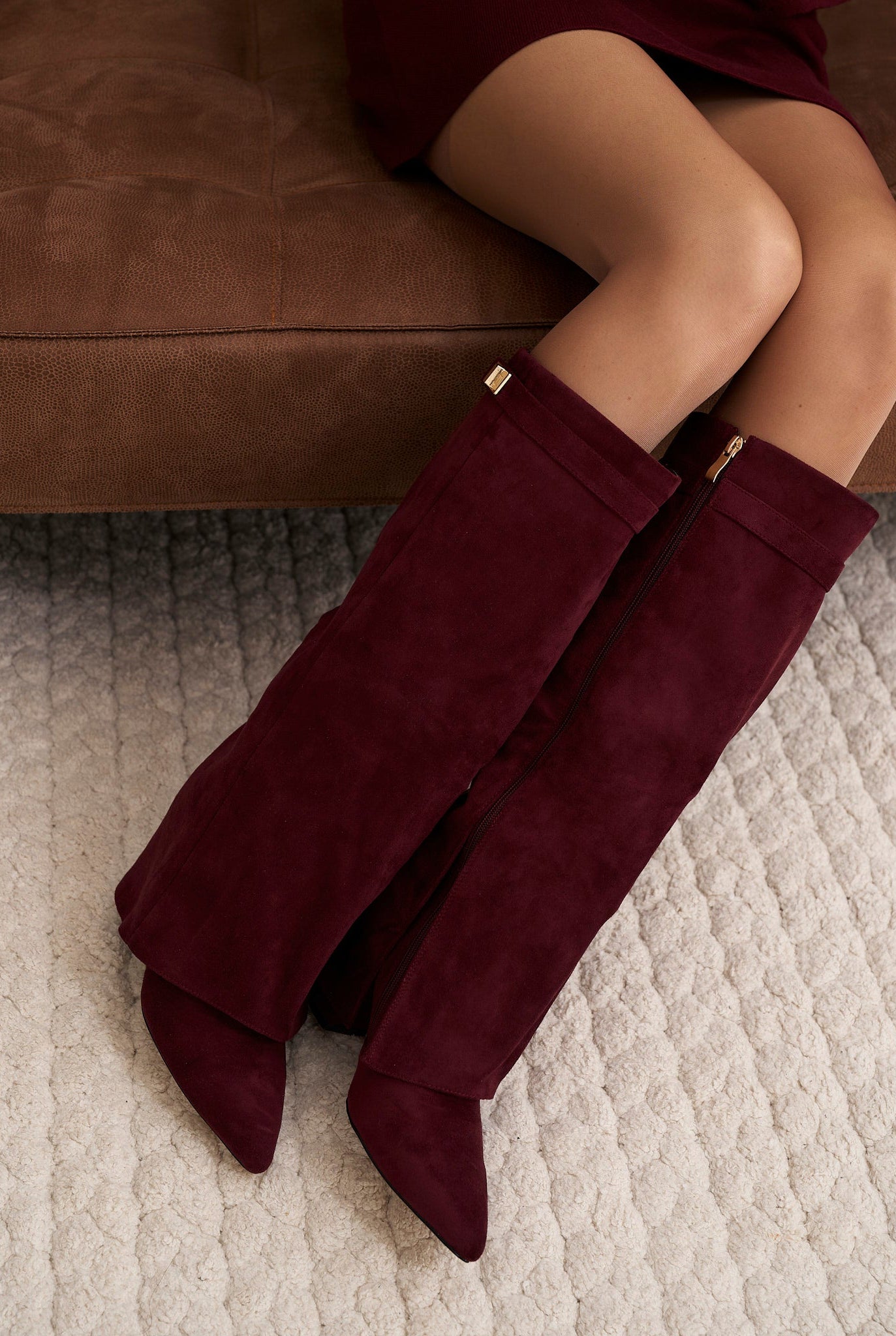 Stivali alti suede Lavista bordeaux Bella di Roma – fibbia superiore