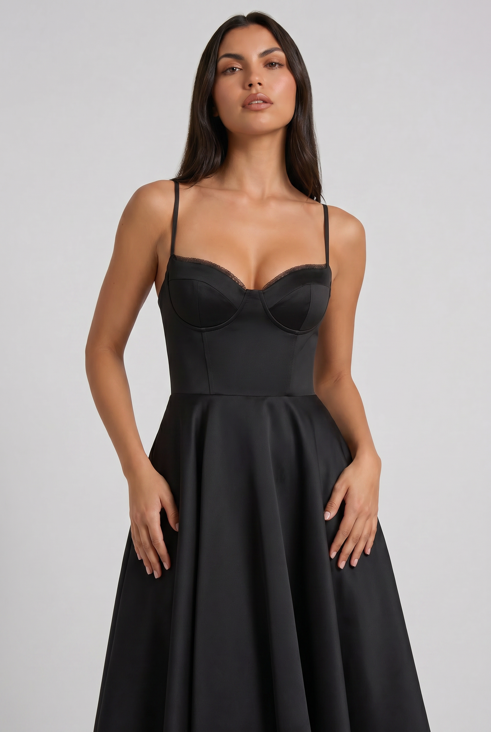 Abito Midi Selene Nero Satin Bella di Roma – dettaglio