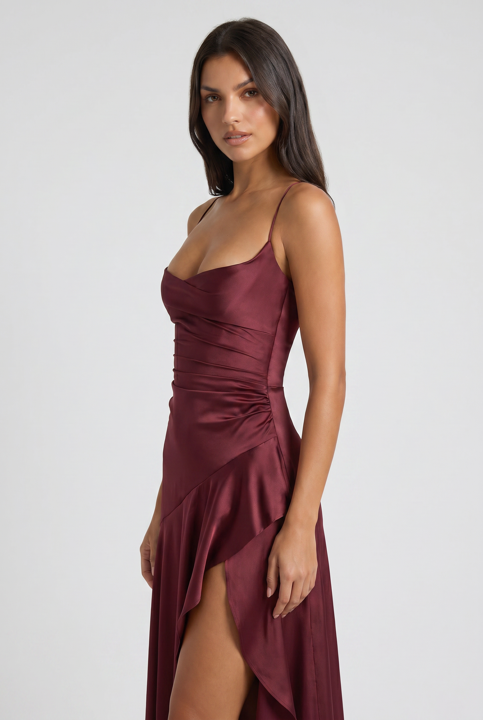 Abito maxi Samira satin bordeaux Bella di Roma – arricciature vita