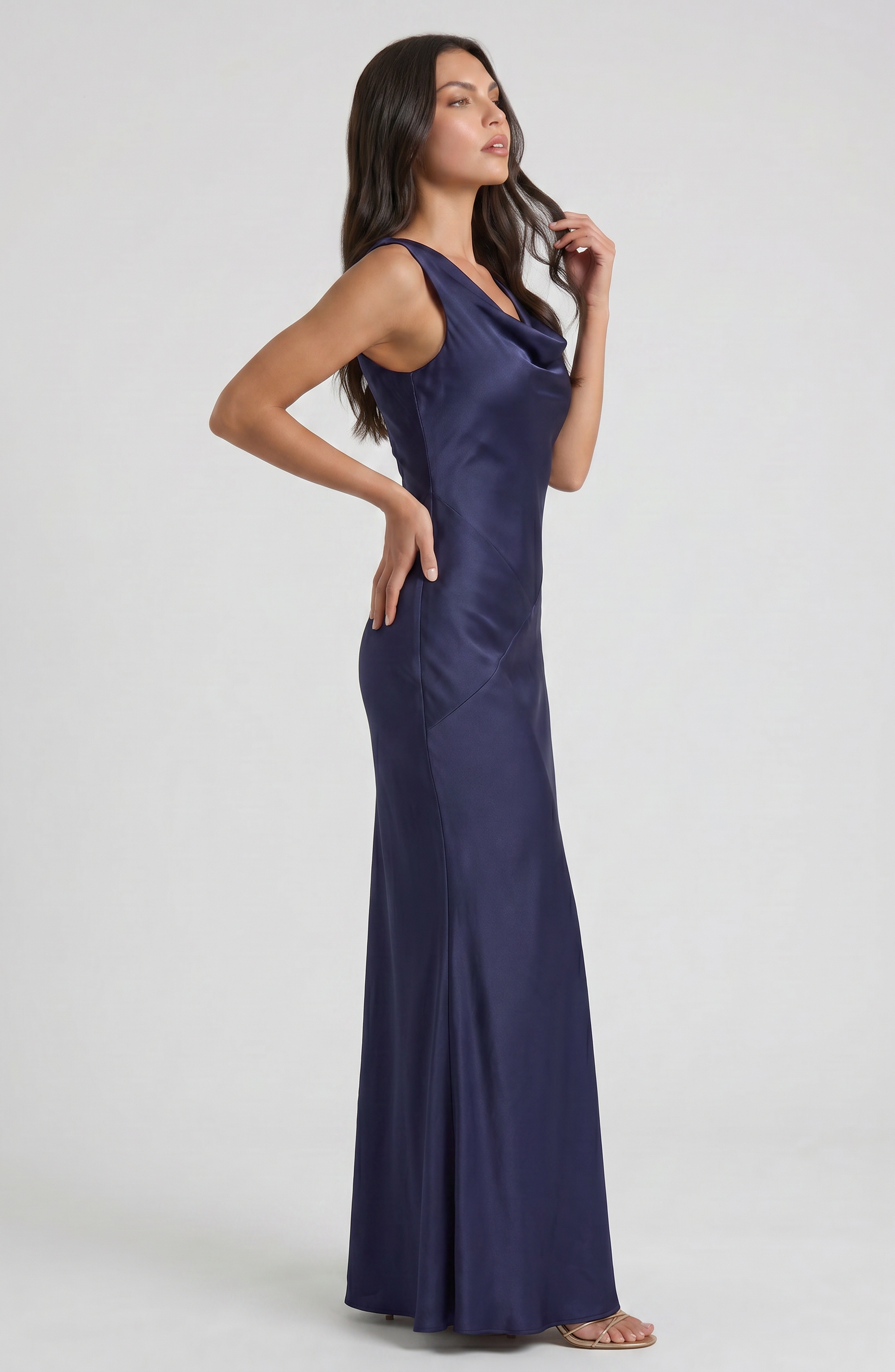 Abito maxi Zaffiro blu navy satin Bella di Roma – look gala lusso