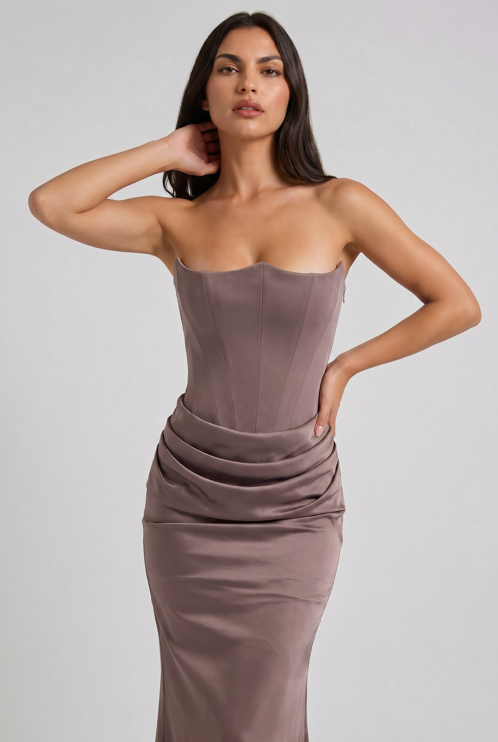 Abito maxi Tessa satin corsetto marrone Bella di Roma – cintura drappeggiata