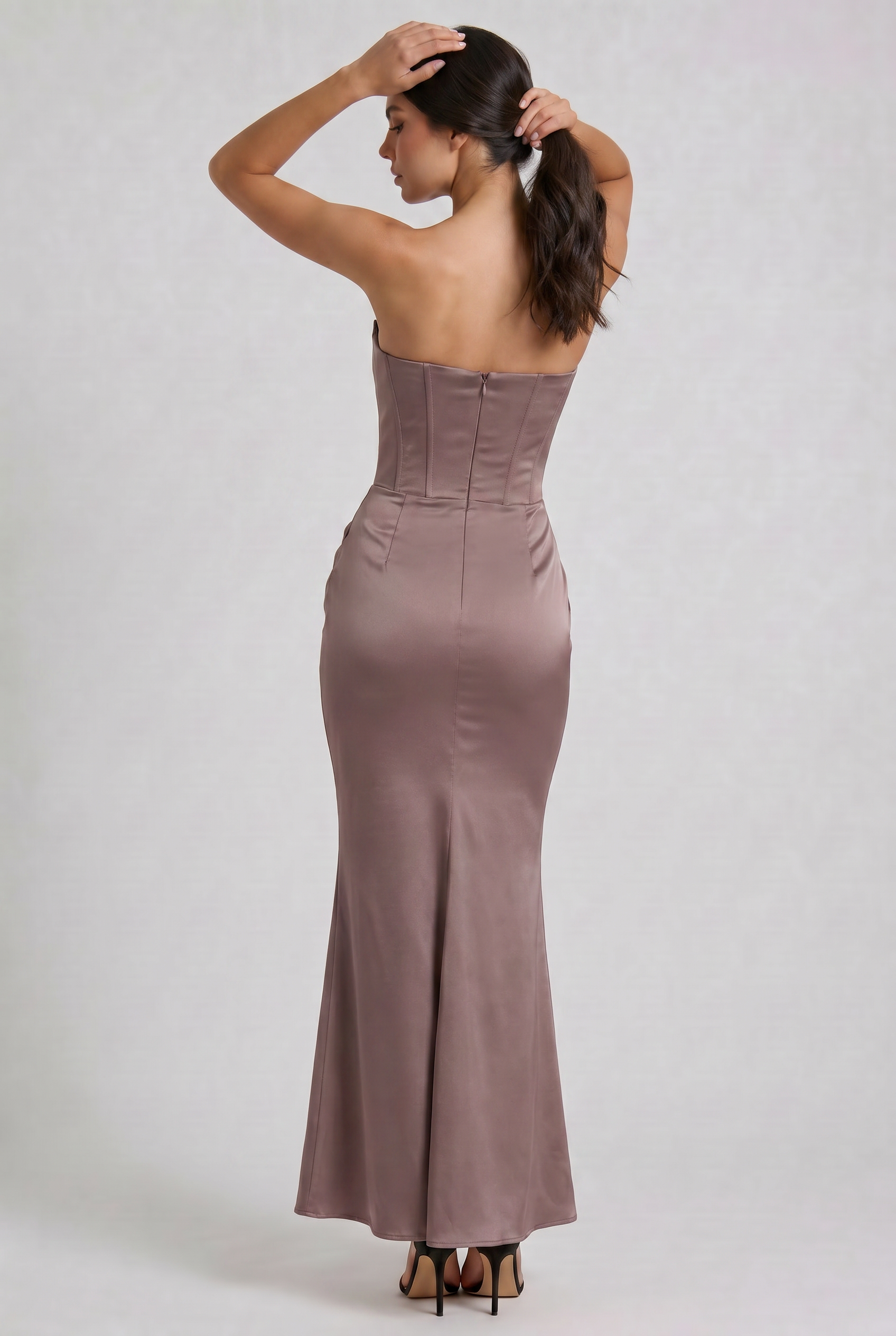 Abito maxi Tessa satin corsetto marrone Bella di Roma – look elegante