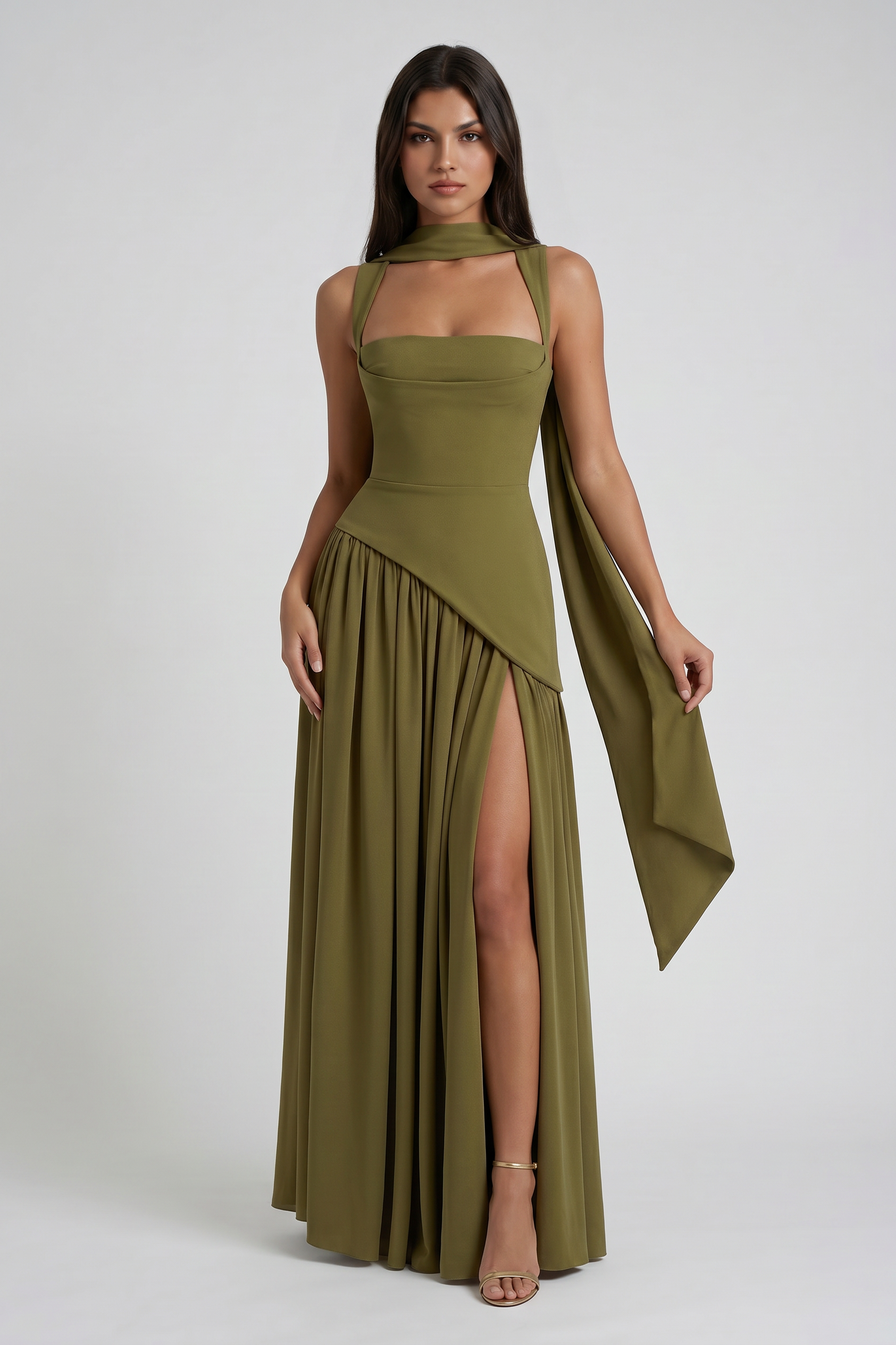 Abito maxi Tullulah verde oliva Bella di Roma – vista frontale scollatura quadrata