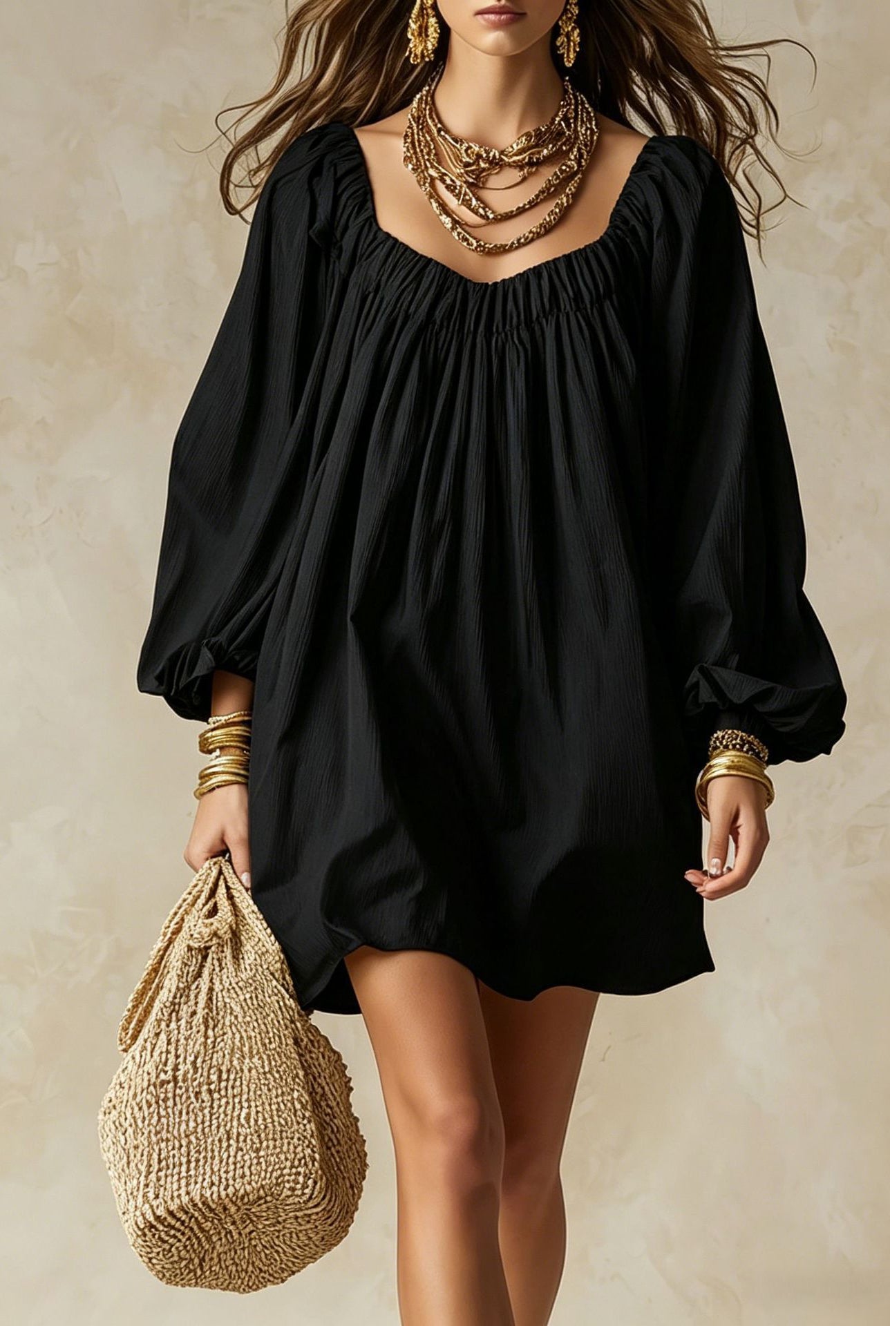 Abito mini oversize scollo arricciato maniche palloncino - Nero | Bella di Roma