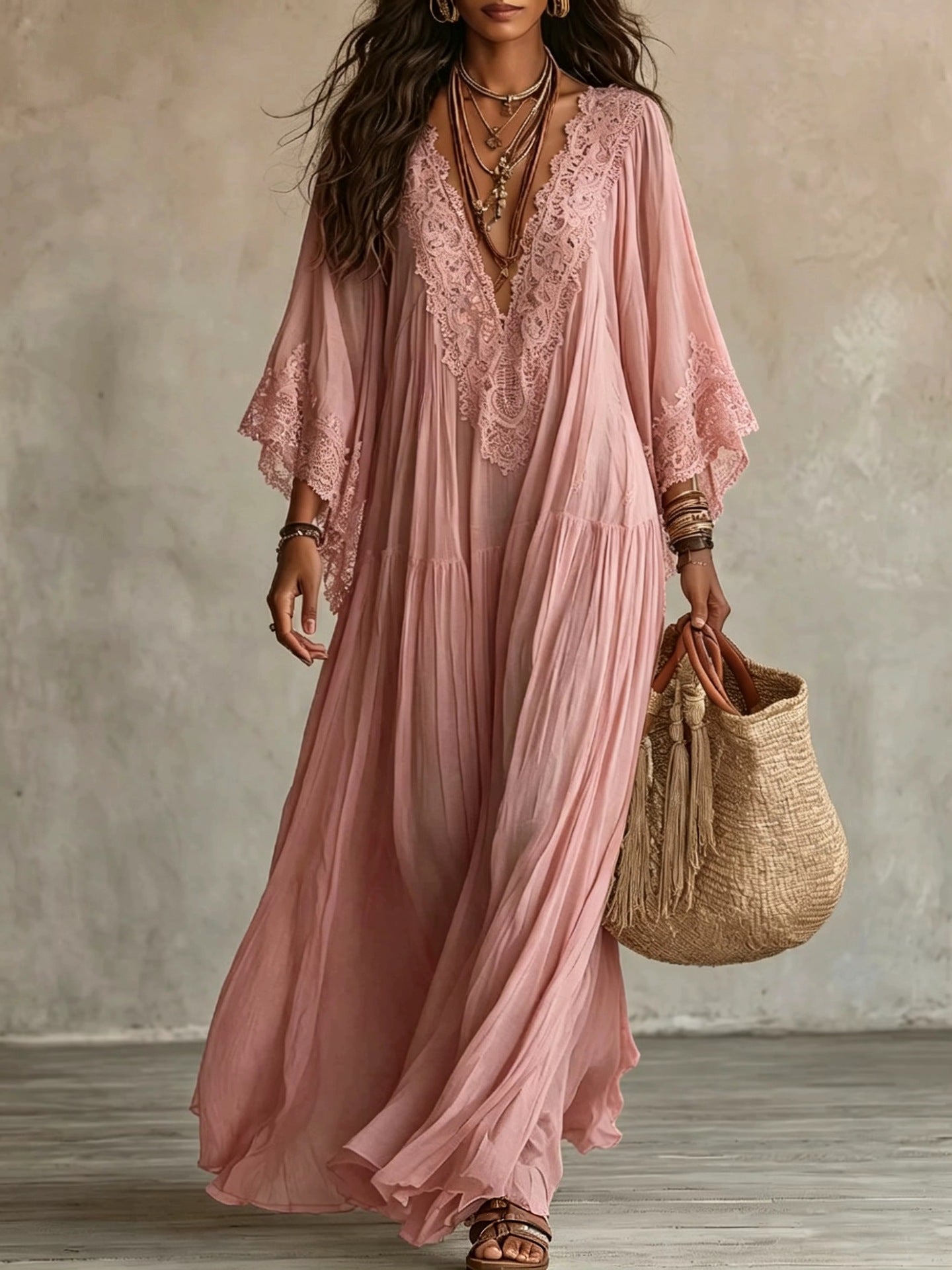 Abito maxi boho con maniche larghe e ricami - colore rosa antico | Bella di Roma