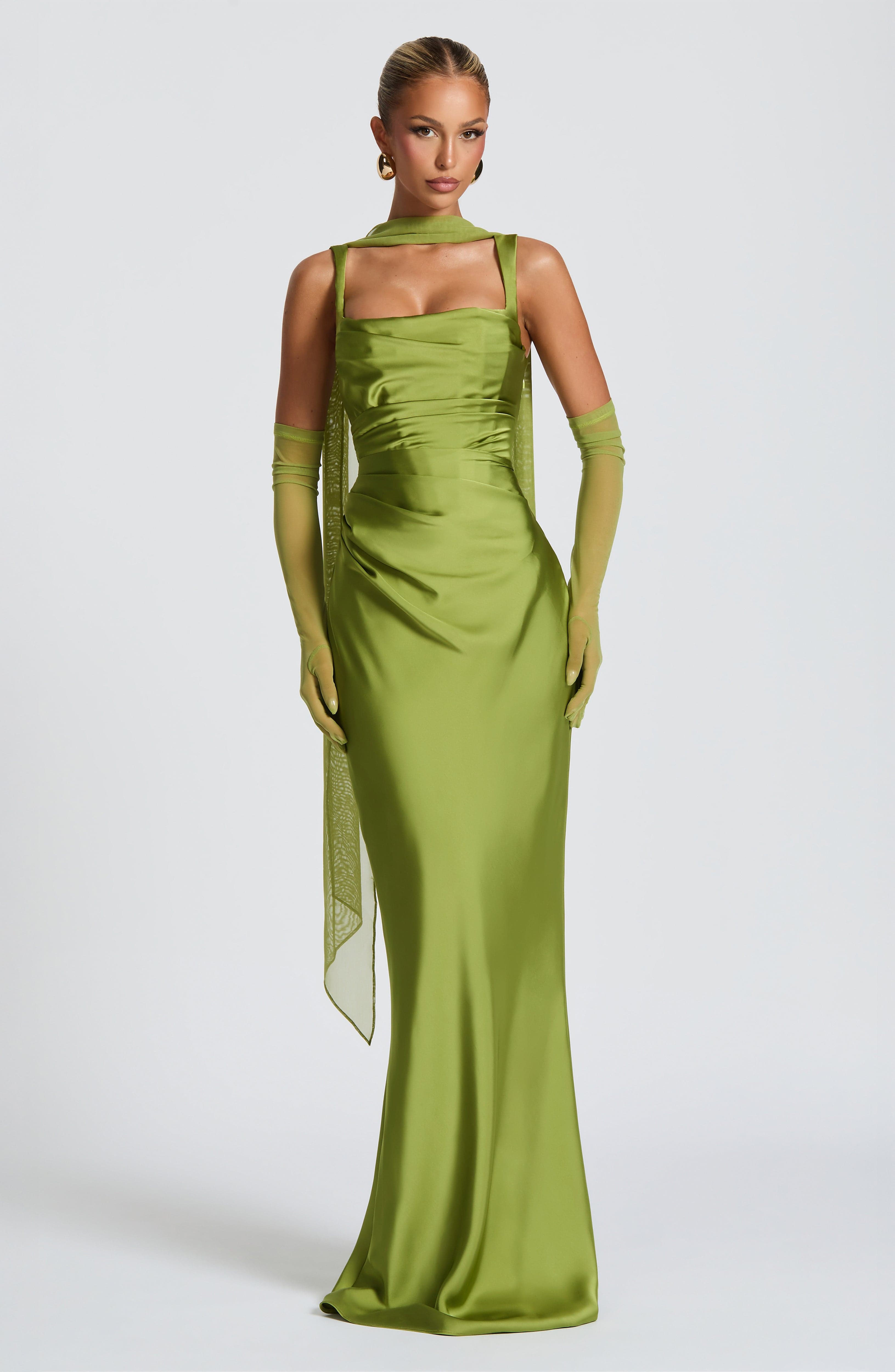 Abito maxi Yolanthe satin verde oliva Bella di Roma – vista frontale