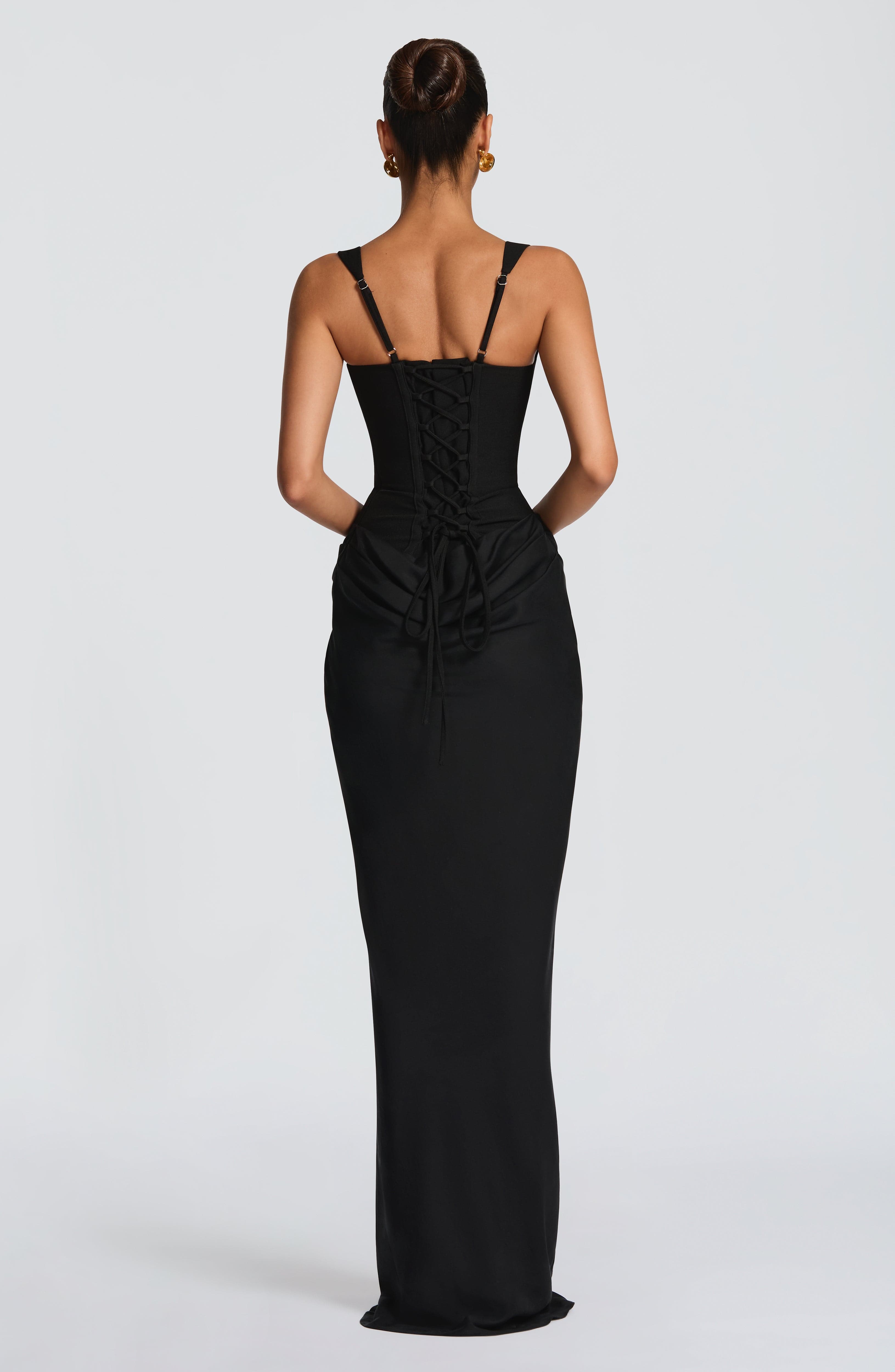 Vestito maxi bodycon Indy nero Bella di Roma – silhouette scultorea