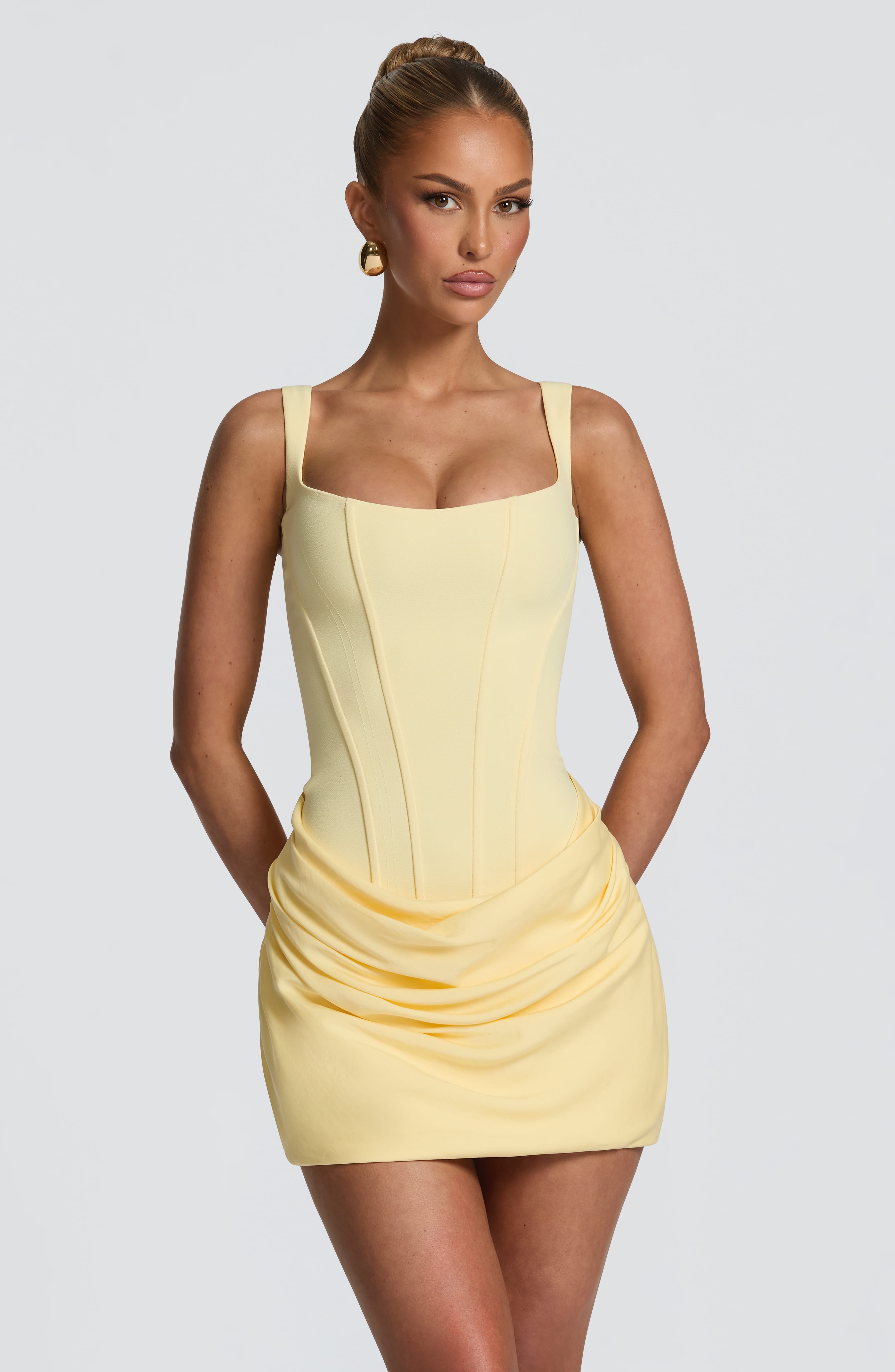 Vestito mini bodycon Indy limone Bella di Roma – vista frontale