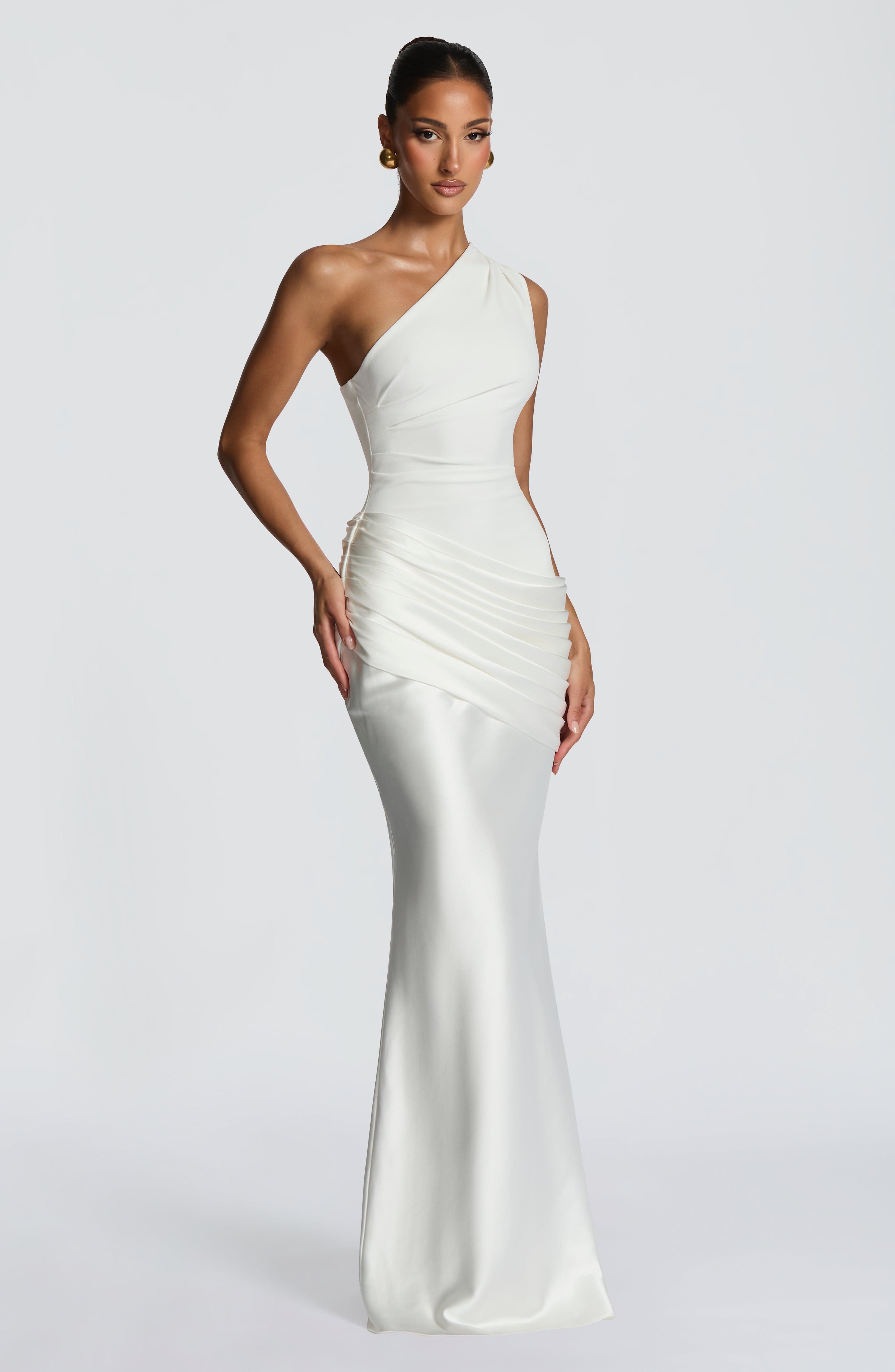 Abito maxi Abbey monospalla bianco Bella di Roma – design asimmetrico
