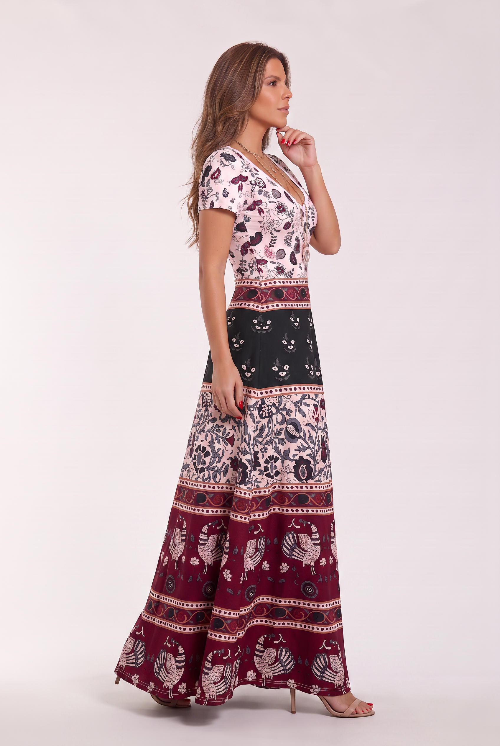 Abito Maxi con Stampa Etnica Mandala in Bordeaux – vista laterale | Bella di Roma