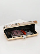 Clutch con fiori bianchi e foglie verdi, vista frontale