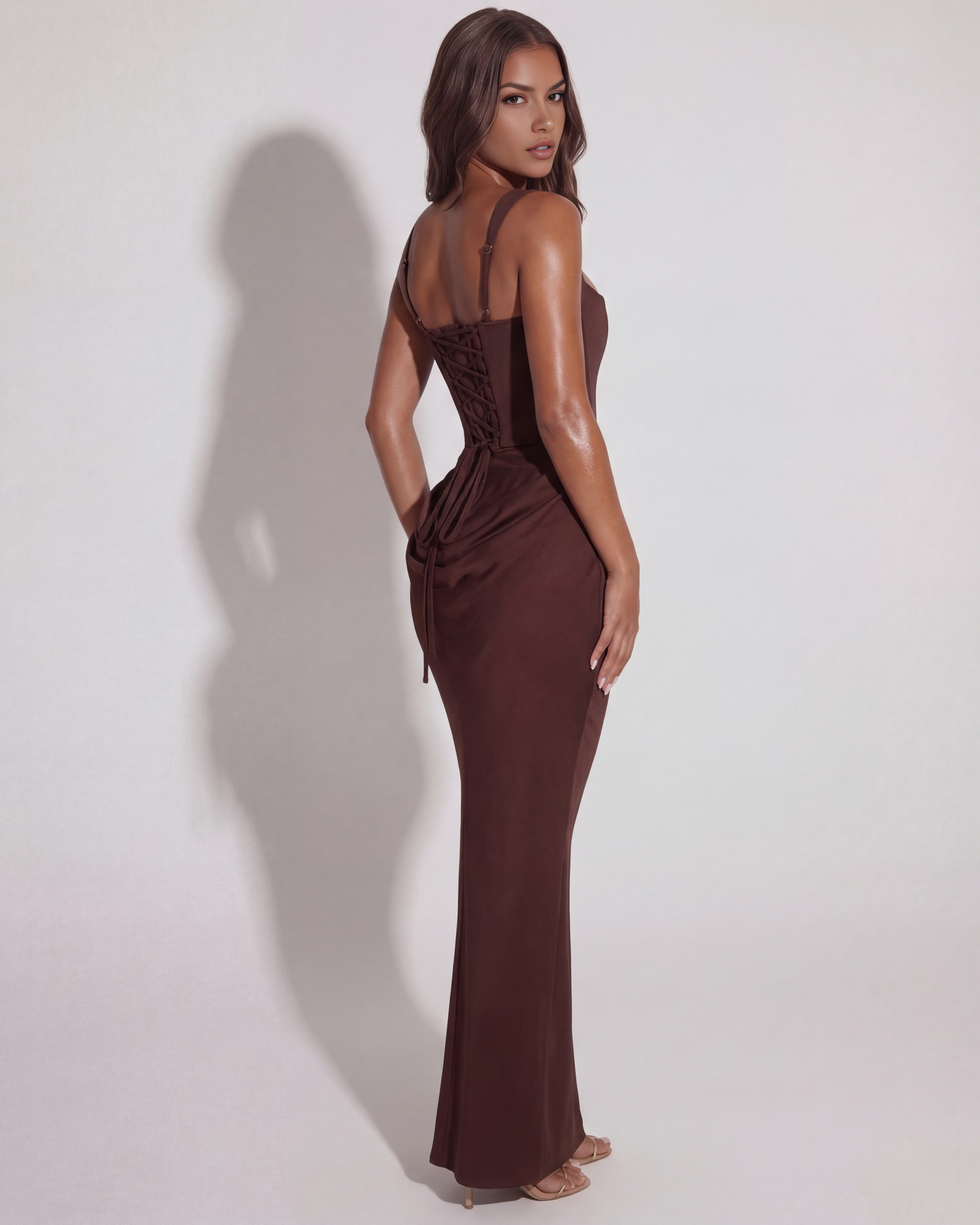 Abito Maxi Eleonora Cioccolato Satin Bella di Roma – dettaglio