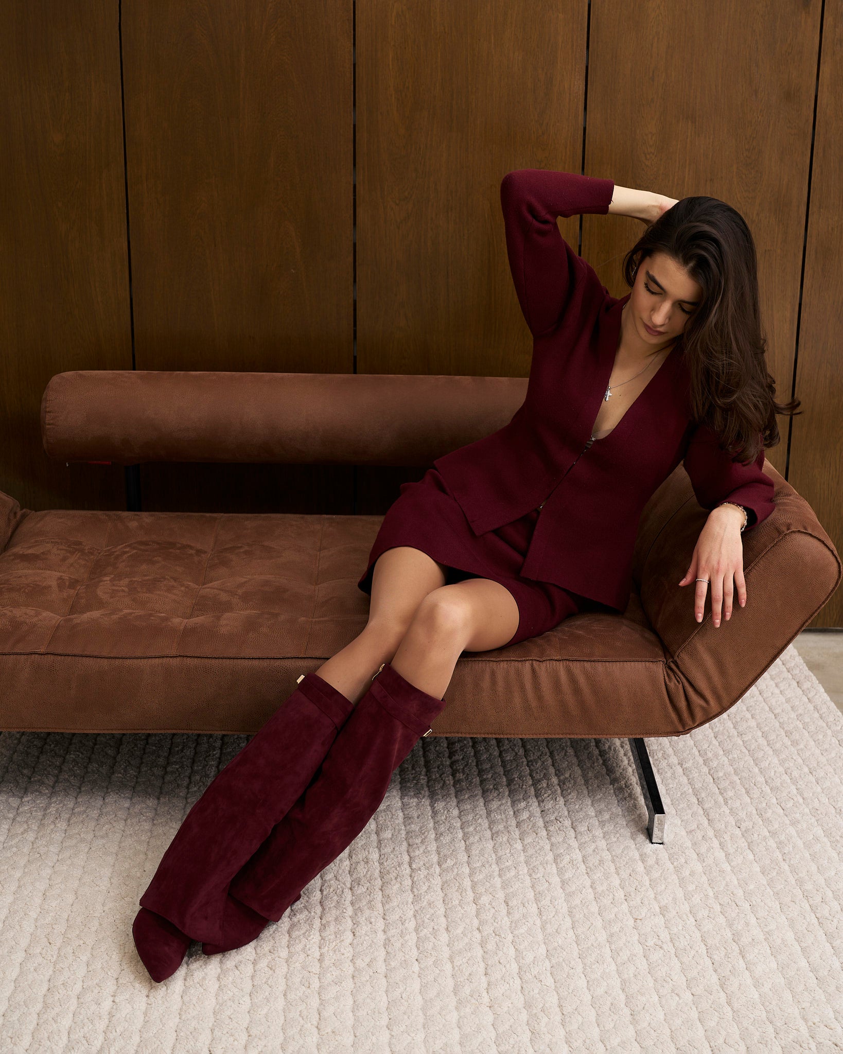 Stivali alti suede Lavista bordeaux Bella di Roma – ribaltato decorativo