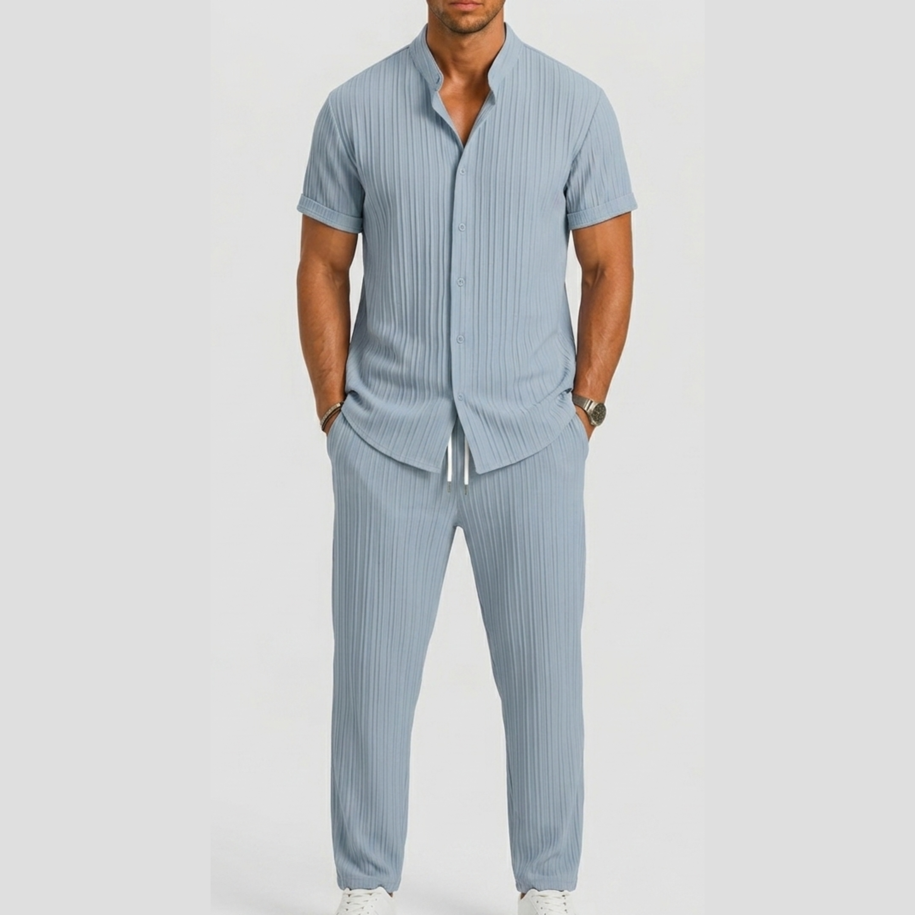 Set uomo con camicia a righe e pantaloni dritti – set coordinato | Bella di Roma