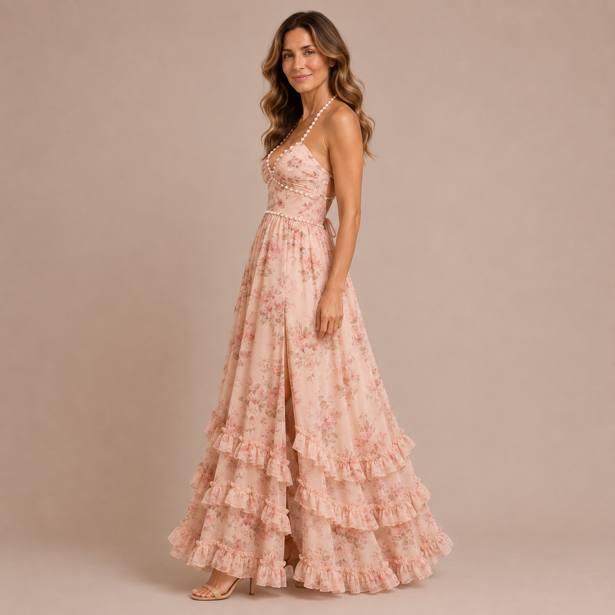 Elena – Vestito Maxi Floreale con Spallina e Perle – Rosa Cipria – Vista laterale | Bella di Roma