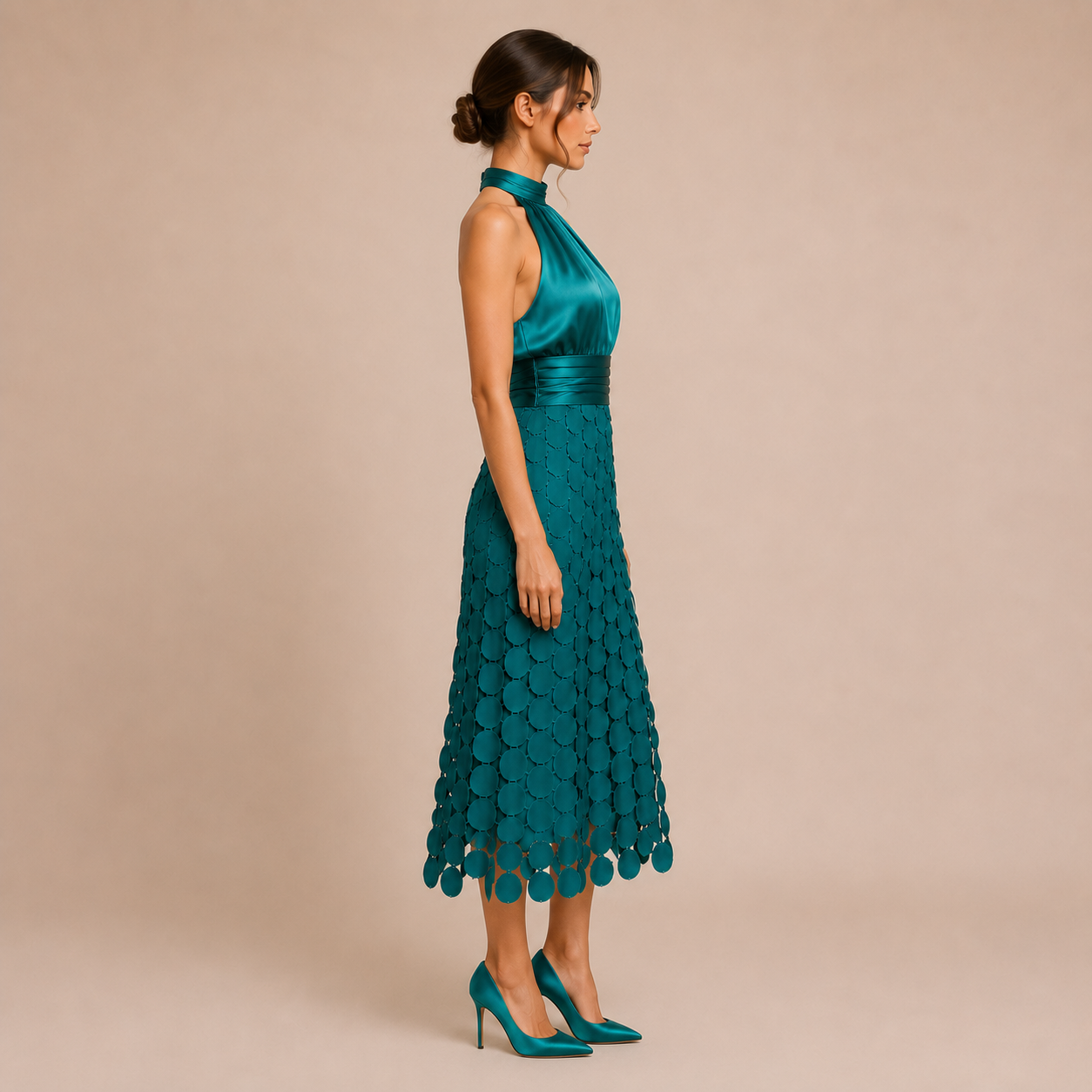 Celia – Vestito midi con top satinato e scollo halter – Petrolio – Dettaglio | Bella di Roma