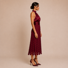 Celia – Vestito midi con top satinato e scollo halter – Bordeaux – Dettaglio | Bella di Roma