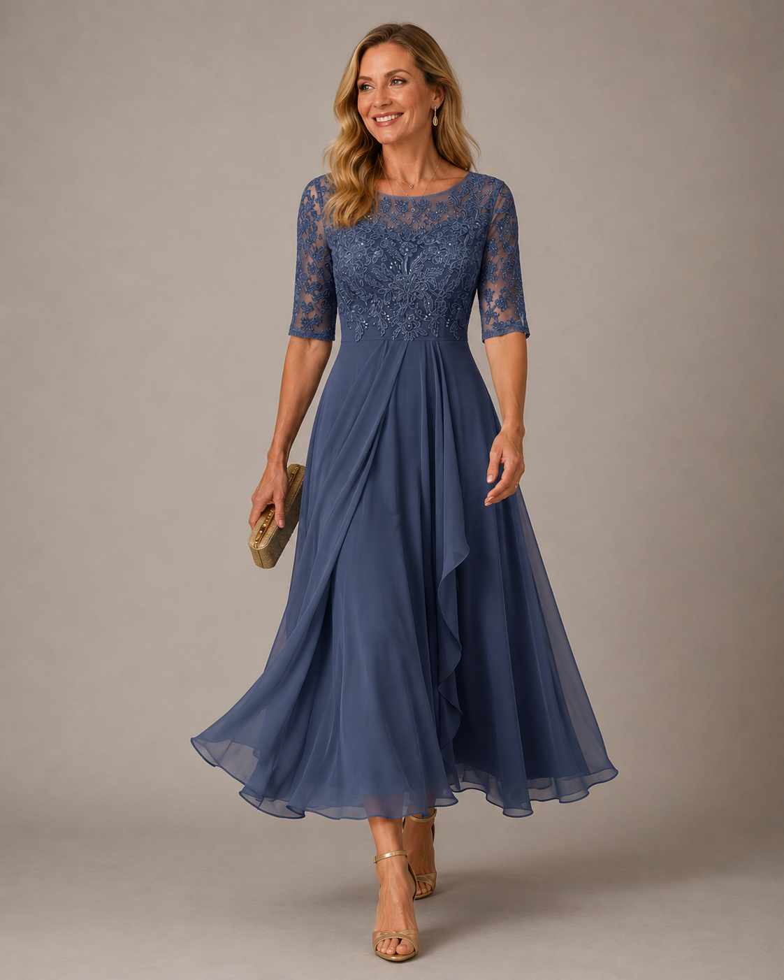 Abito midi blu polvere in pizzo e chiffon con maniche a tre quarti