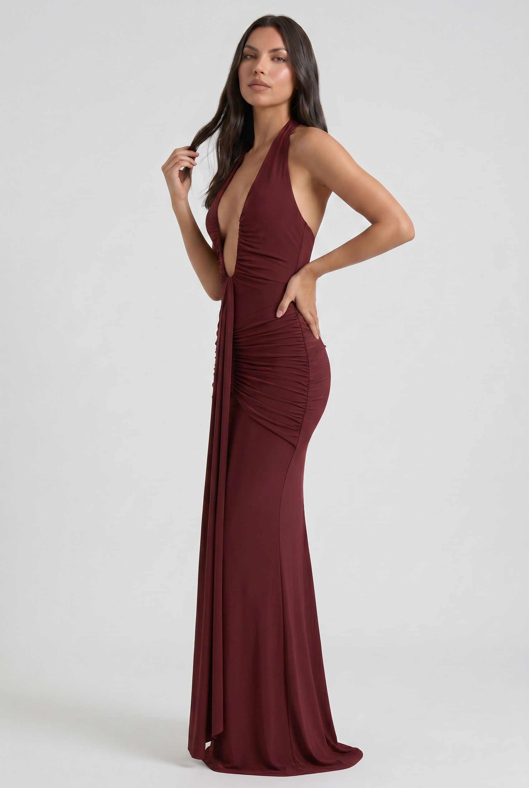 Abito maxi Ariel bordeaux strascico Bella di Roma – silhouette cinematografica