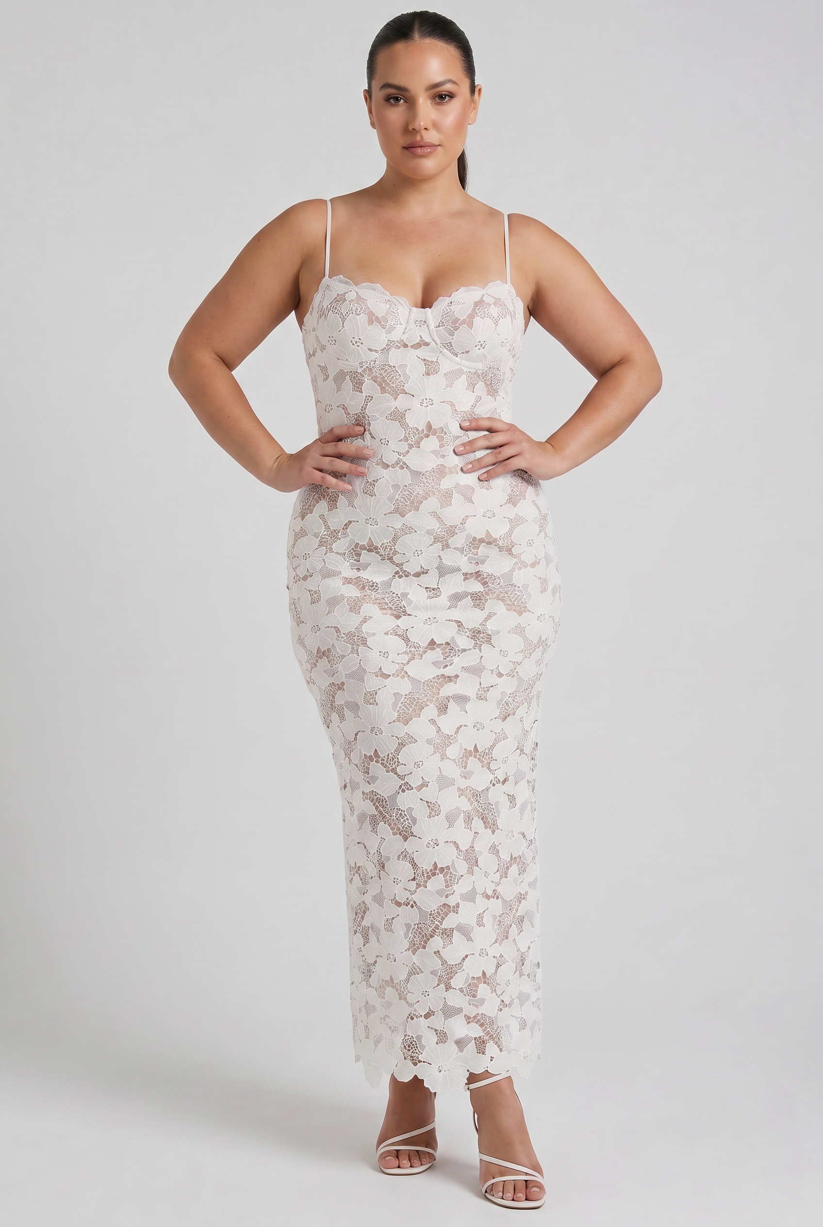 Abito Maxi Perle Bella di Roma – modella