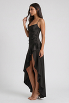 Abito maxi Samira satin bordeaux Bella di Roma – silhouette femminile