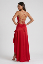 Abito maxi Samira satin bordeaux Bella di Roma – dettaglio arricciature