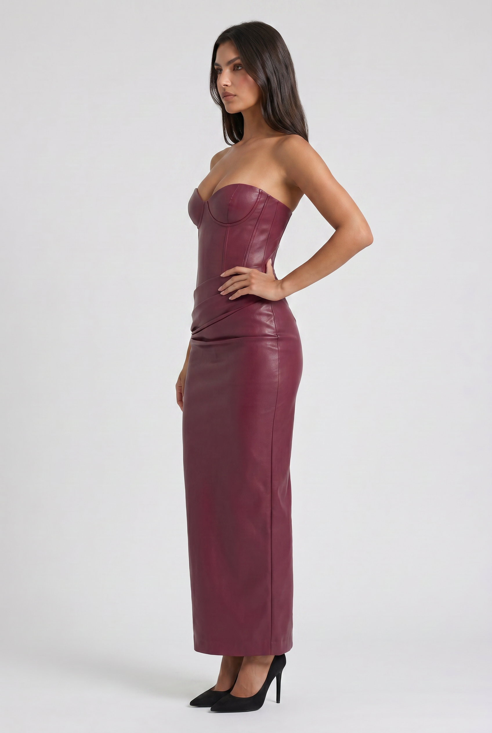 Abito Maxi Vanessa Pelle Vegana Bella di Roma – modella