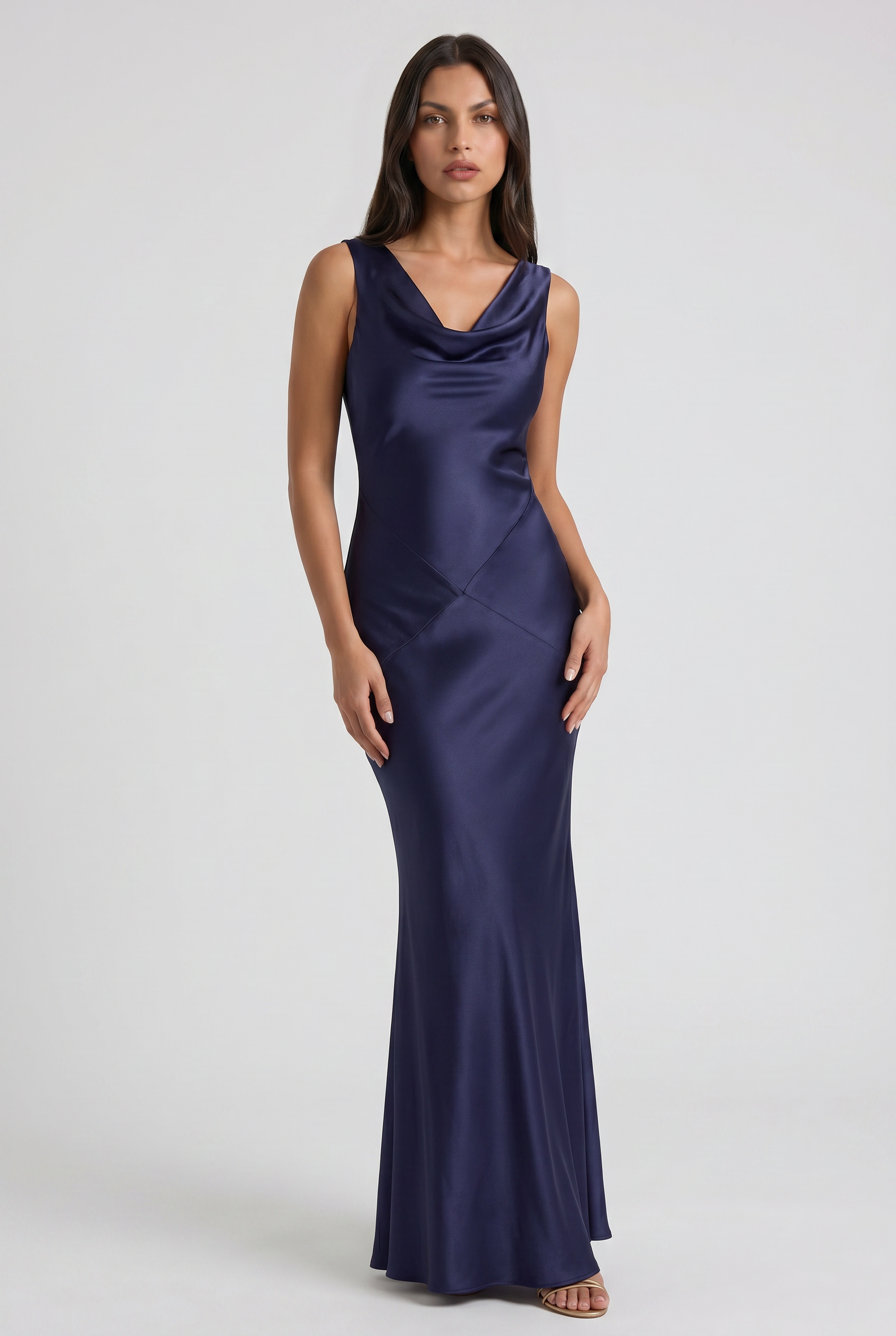 Abito maxi Zaffiro blu navy satin Bella di Roma – scollo cappuccio