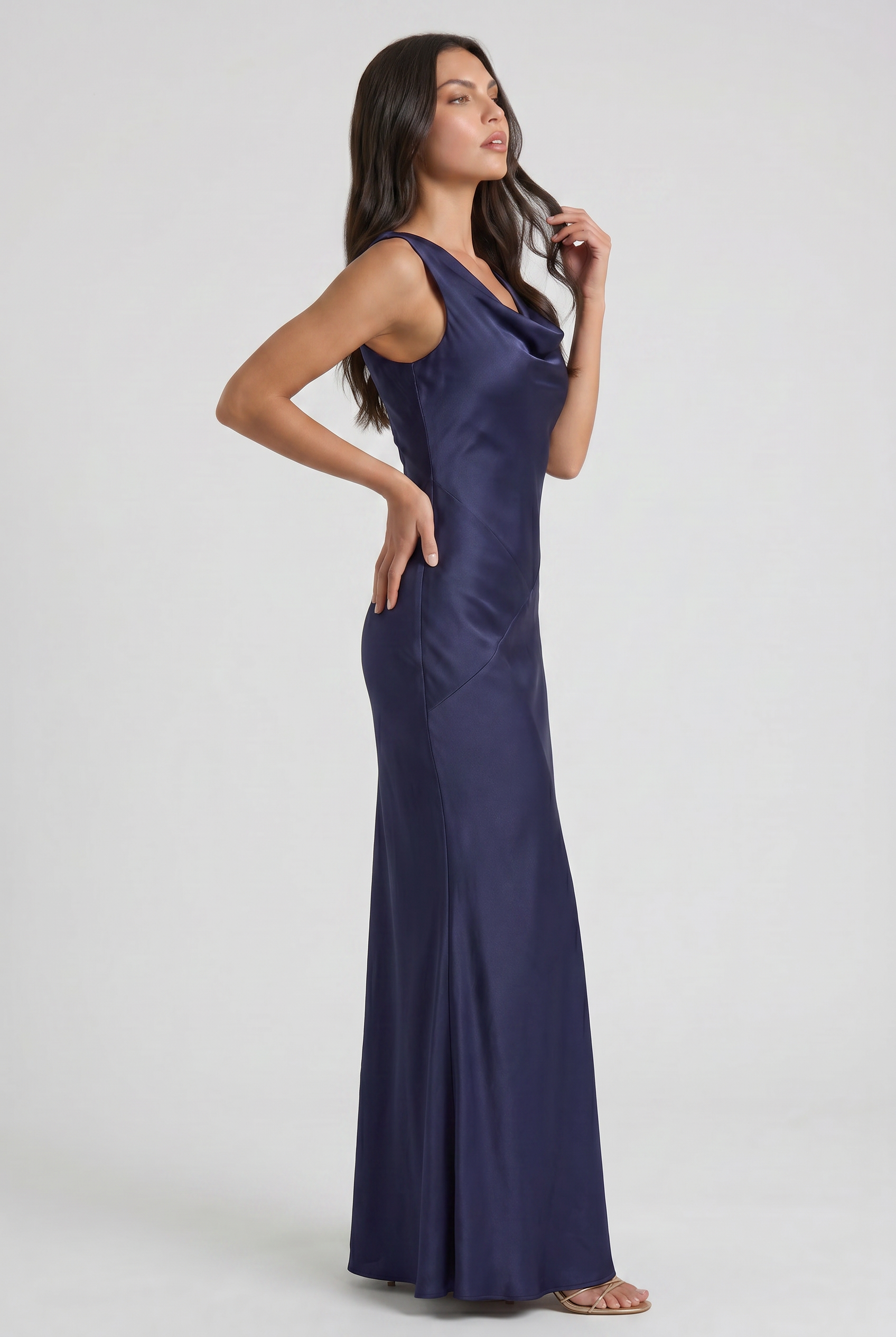 Abito maxi Zaffiro blu navy satin Bella di Roma – look gala lusso