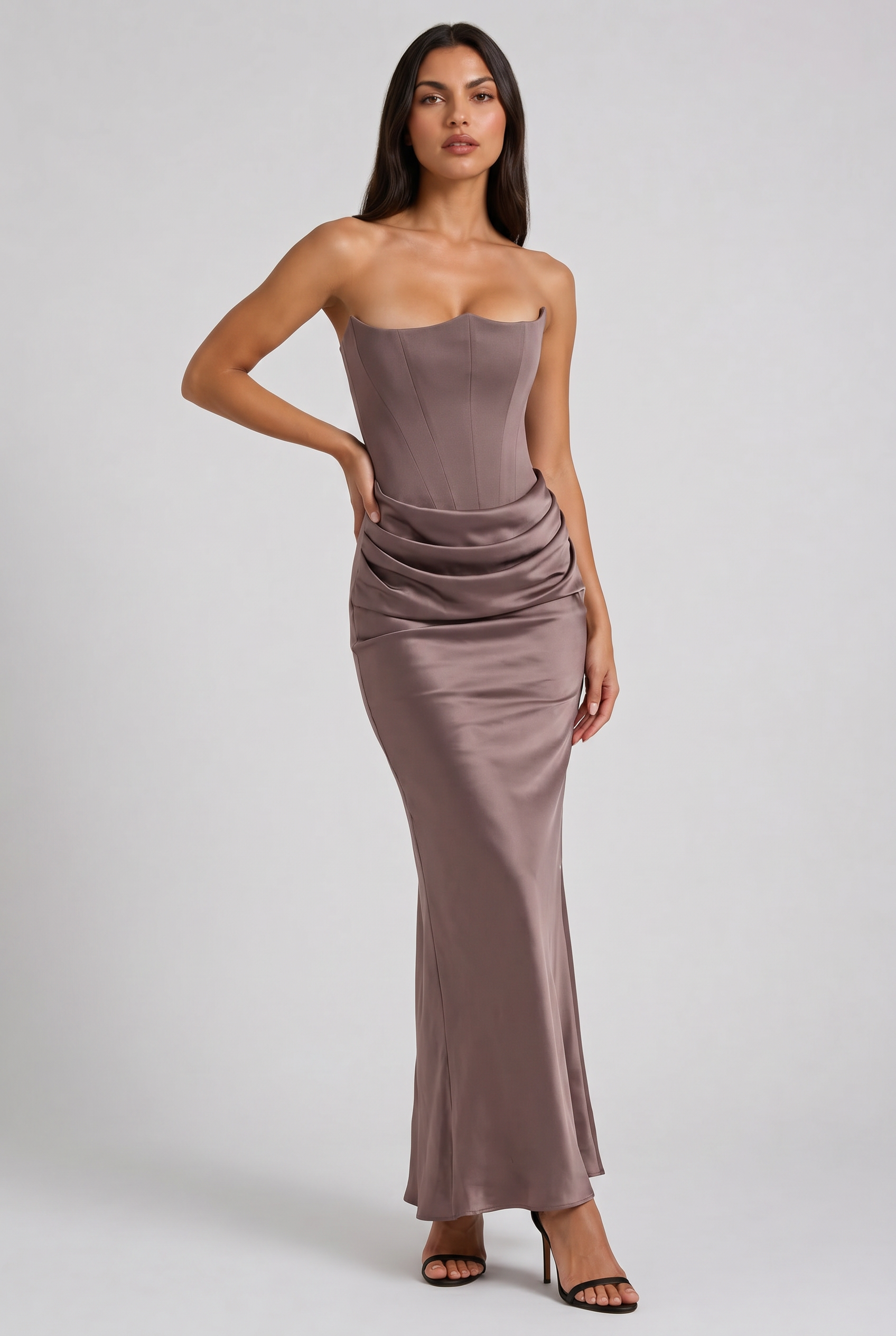 Abito maxi Tessa satin corsetto marrone Bella di Roma – vista frontale