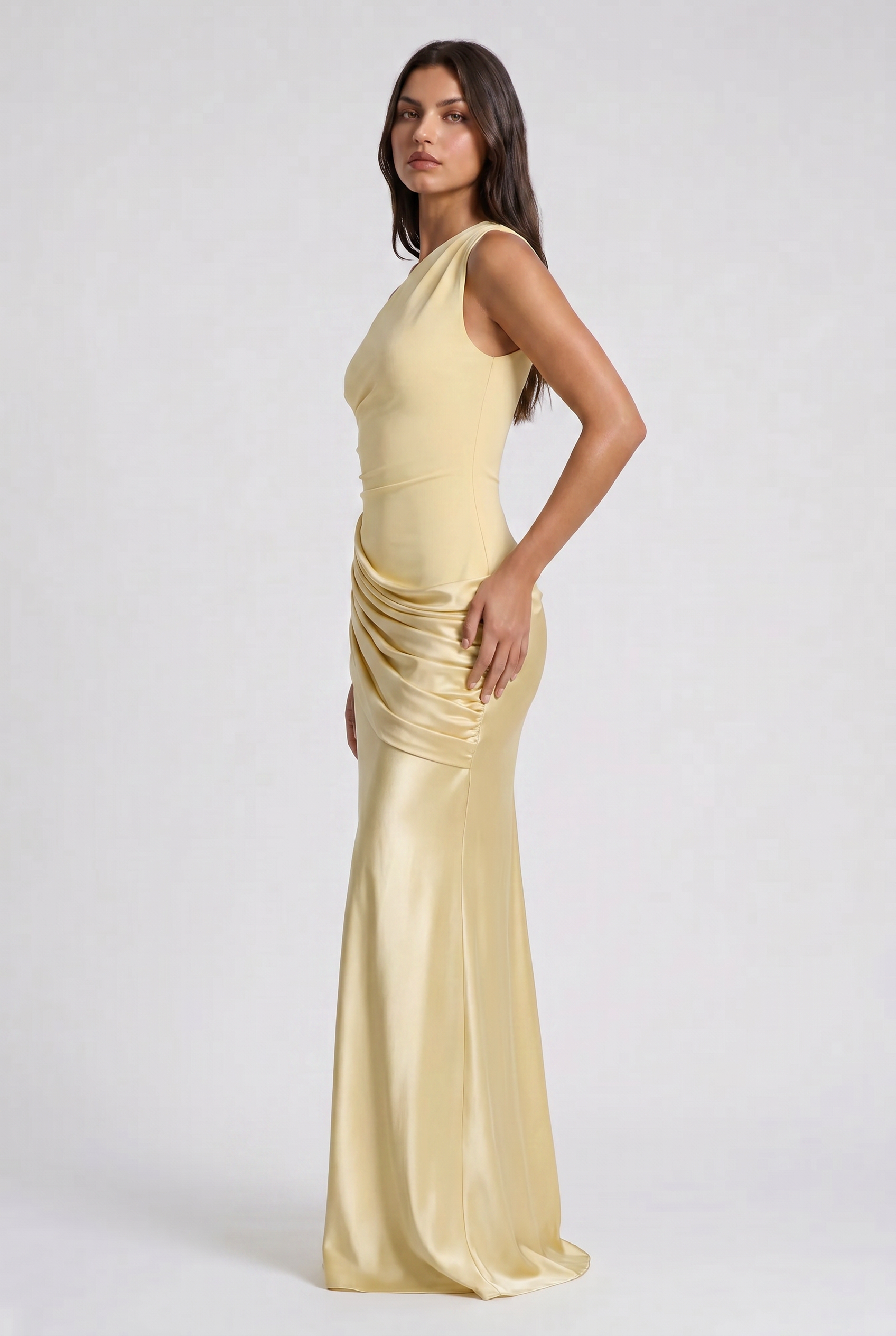 Abito maxi Abbey monospalla limone Bella di Roma – silhouette moderna