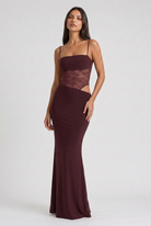 Abito maxi Valeria borgogna pizzo Bella di Roma – texture pizzo romantica
