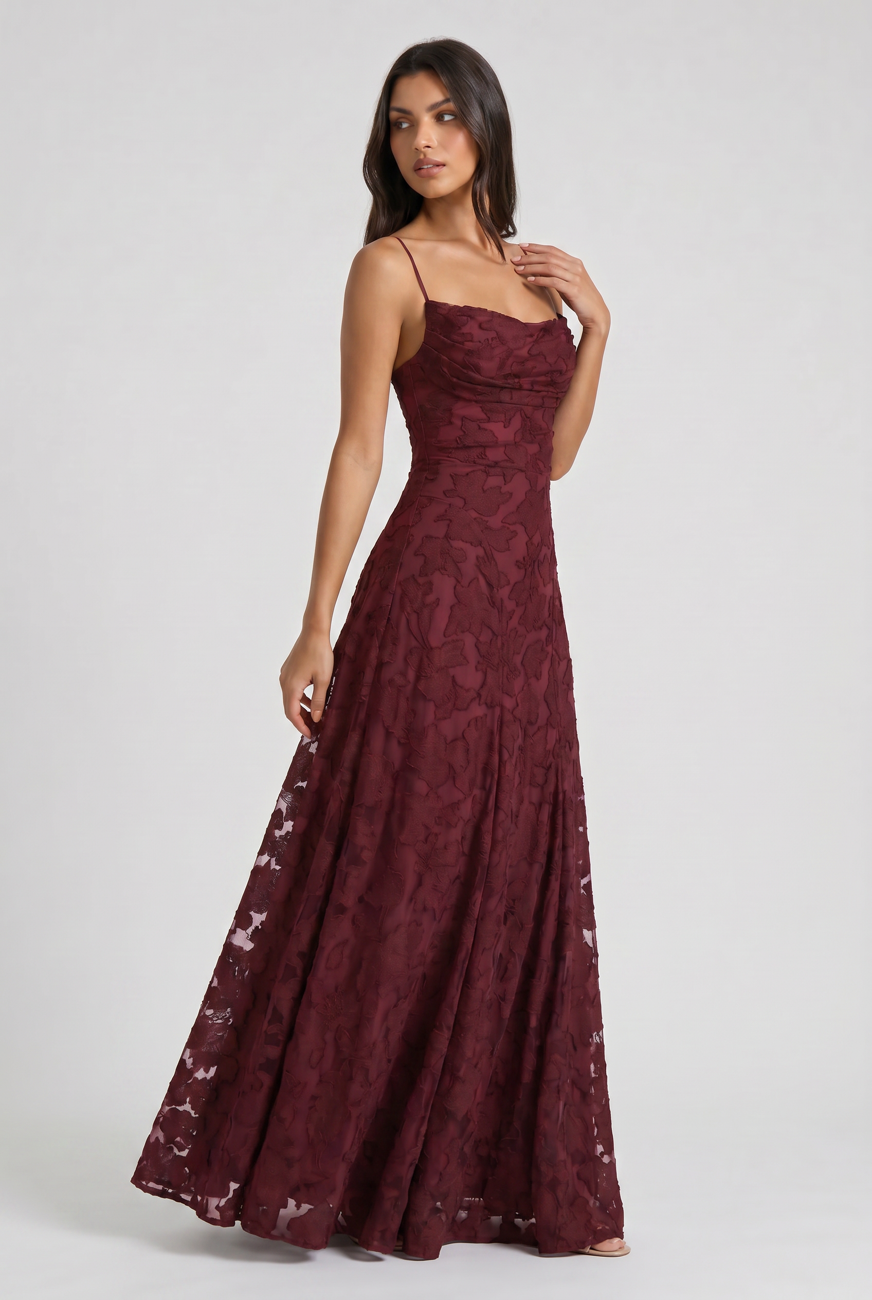 Abito maxi Louise lacca ciliegia Bella di Roma – vista frontale
