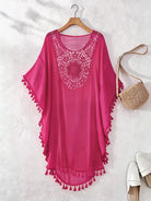 Kaftan maxi da spiaggia con ricami e frange - colore rosa corallo | Bella di Roma