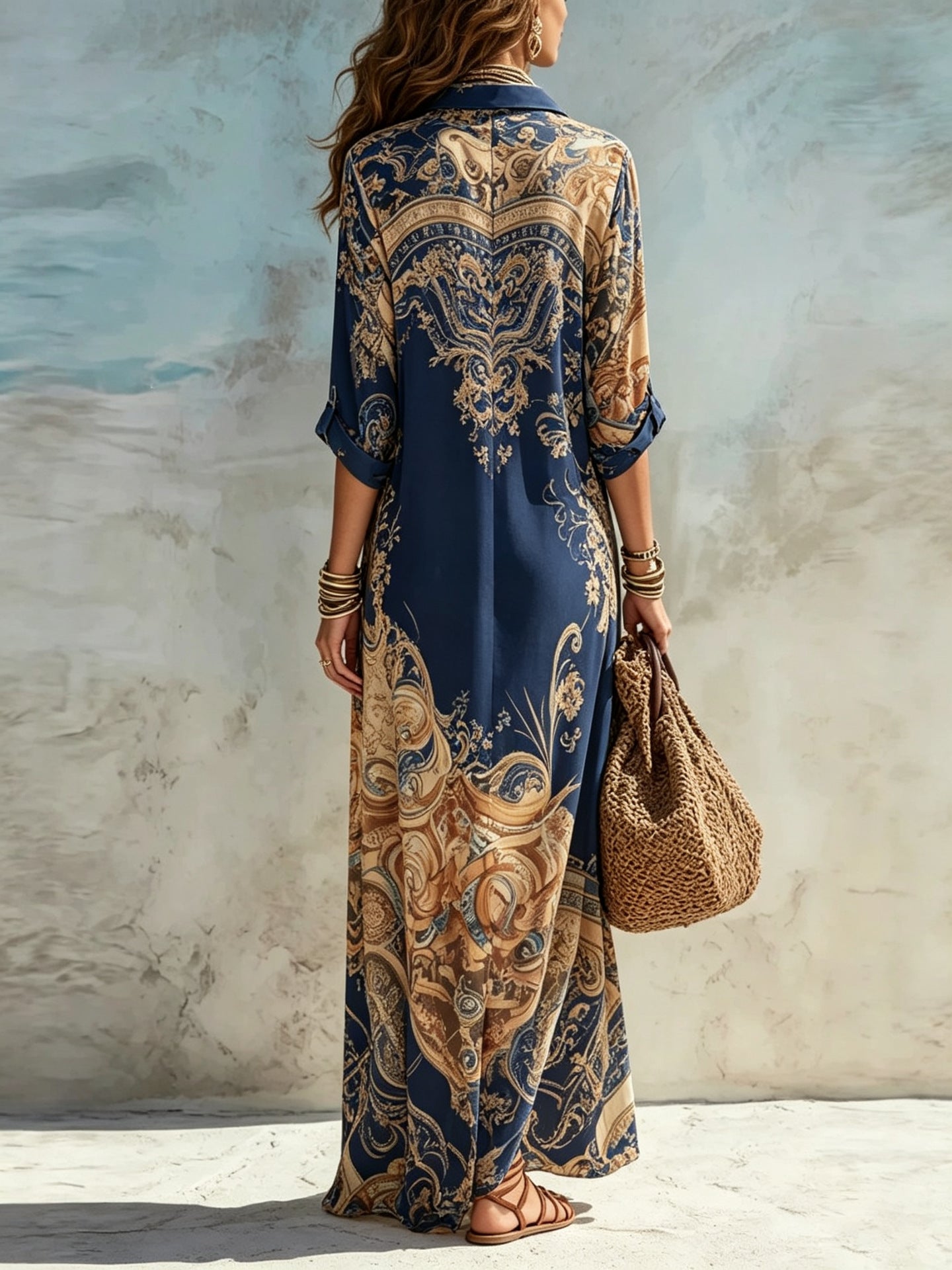 Vestito maxi con stampa paisley marrone, scollo a V e manica lunga