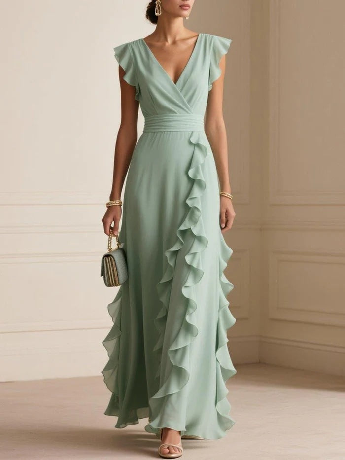 Abito maxi elegante verde salvia con volant a cascata e scollo a V - Bella di Roma