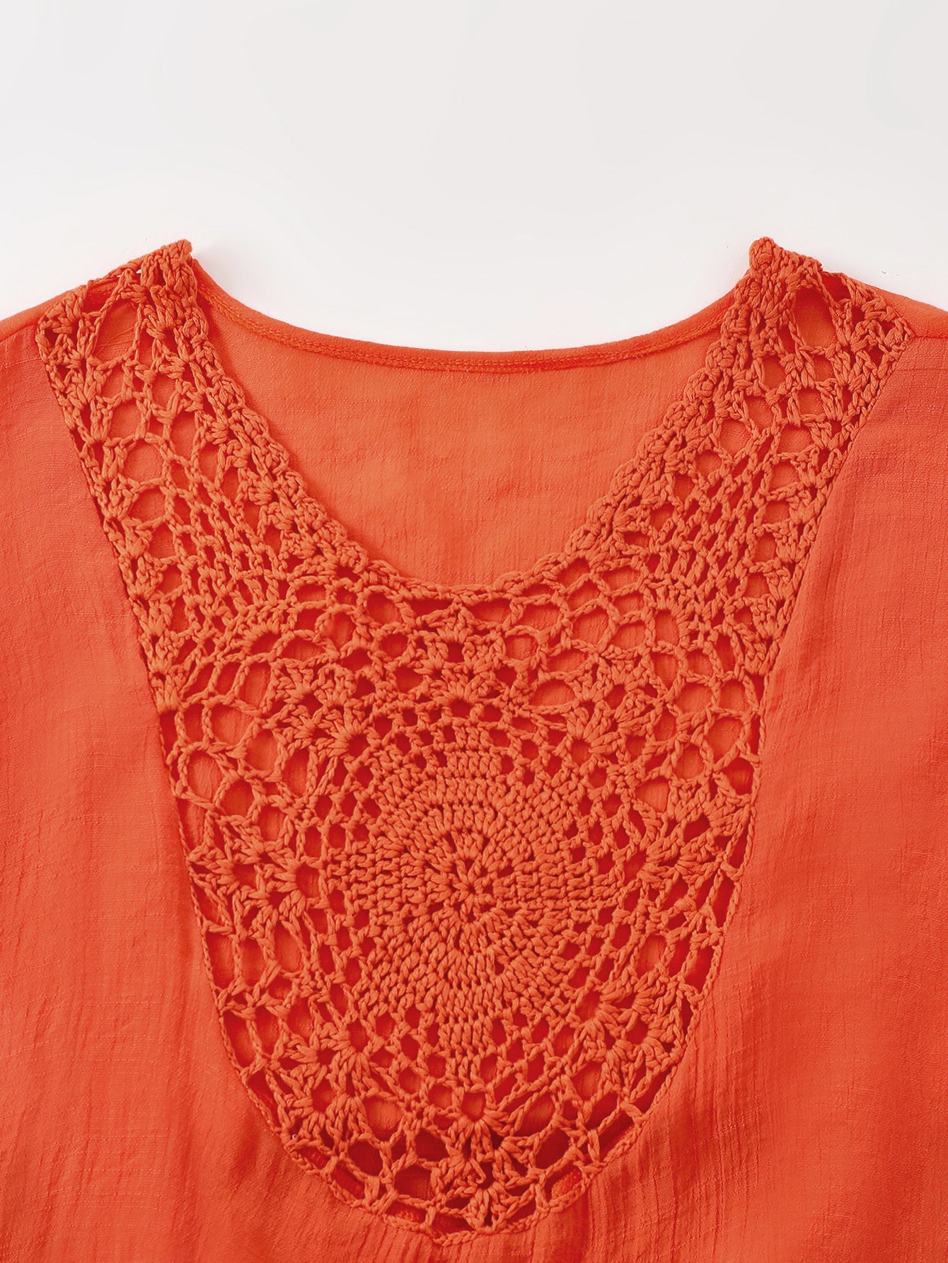 Kaftan maxi da spiaggia con ricami e frange - colore arancione, dettaglio ricamo | Bella di Roma