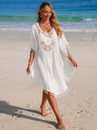 Kaftan maxi da spiaggia con ricami e frange - colore bianco | Bella di Roma
