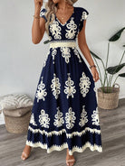 Vestito lungo blu con ricamo e balze, vista intera