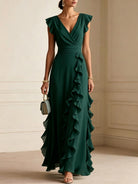 Abito maxi elegante verde scuro con volant a cascata e scollo a V - Bella di Roma