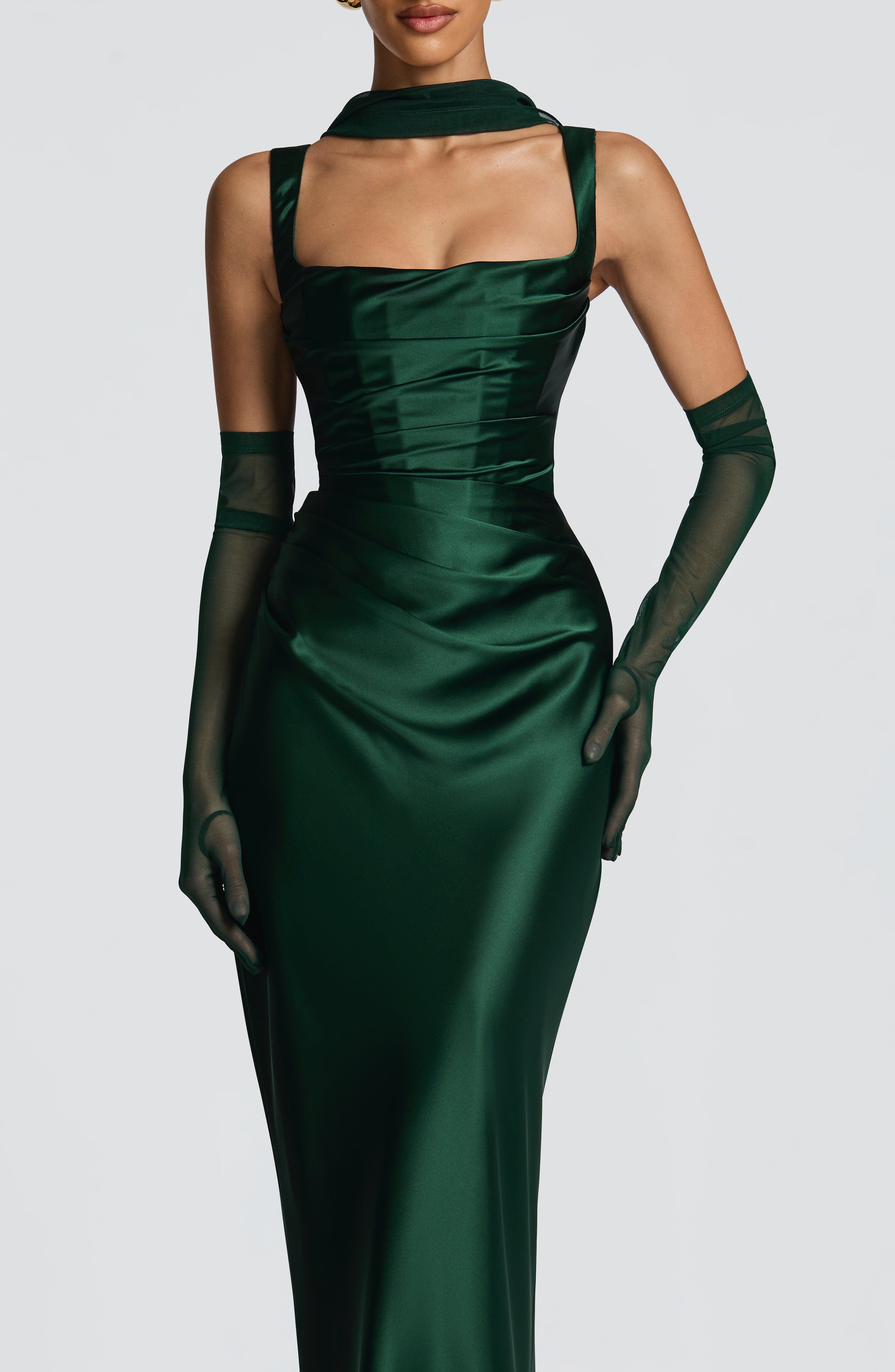 Abito maxi Yolanthe satin verde scuro Bella di Roma – collo quadrato