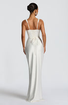 Abito maxi Yolanthe satin bianco Bella di Roma – look matrimonio