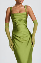 Abito maxi Yolanthe satin verde oliva Bella di Roma – schiena a lacci