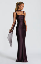 Abito maxi Yolanthe satin marrone scuro Bella di Roma – vista laterale