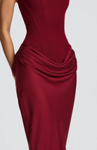 Vestito maxi bodycon Indy rosso bordeaux Bella di Roma – vista laterale